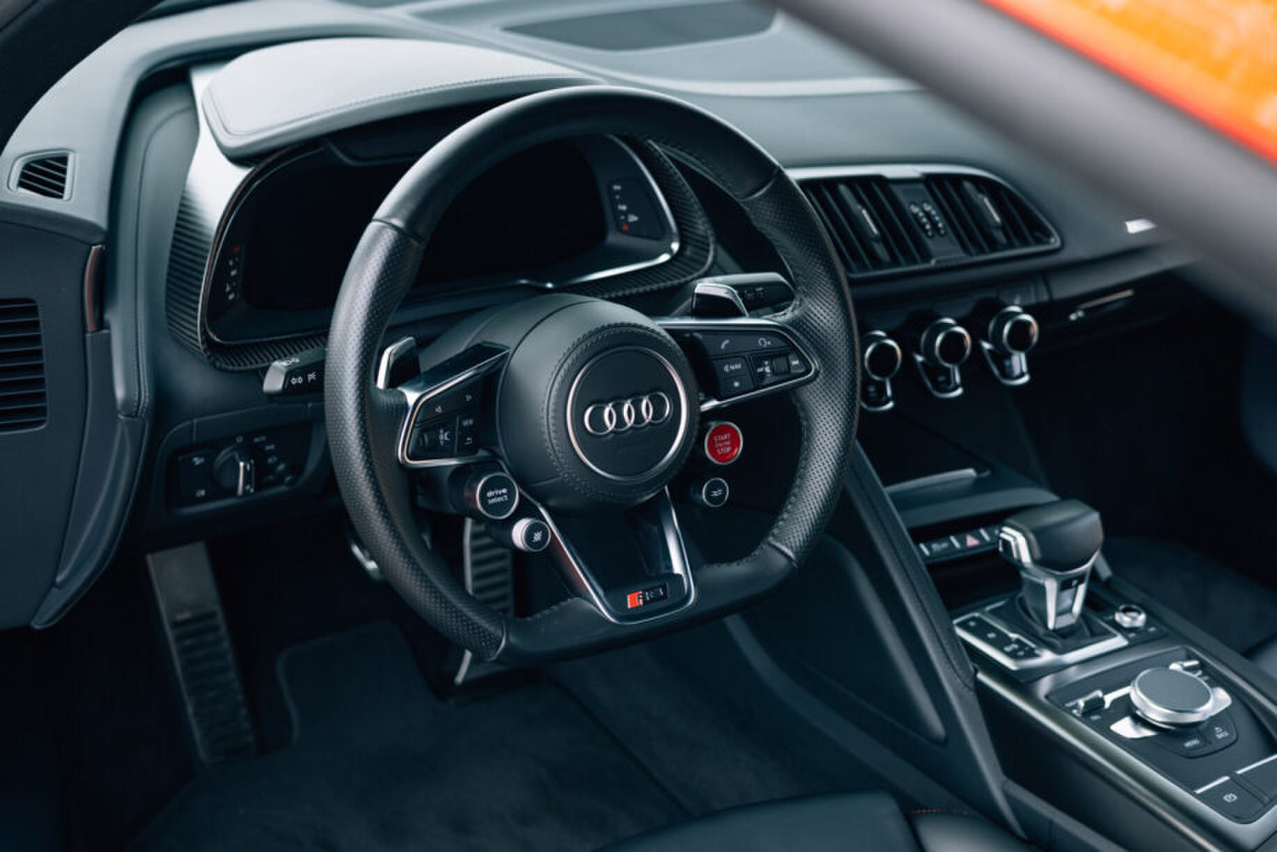 Audi-R8-Royalistiq