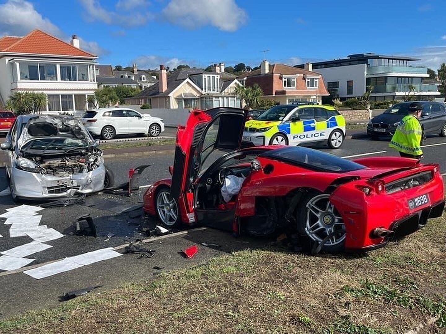 ferrari-enzo-crash