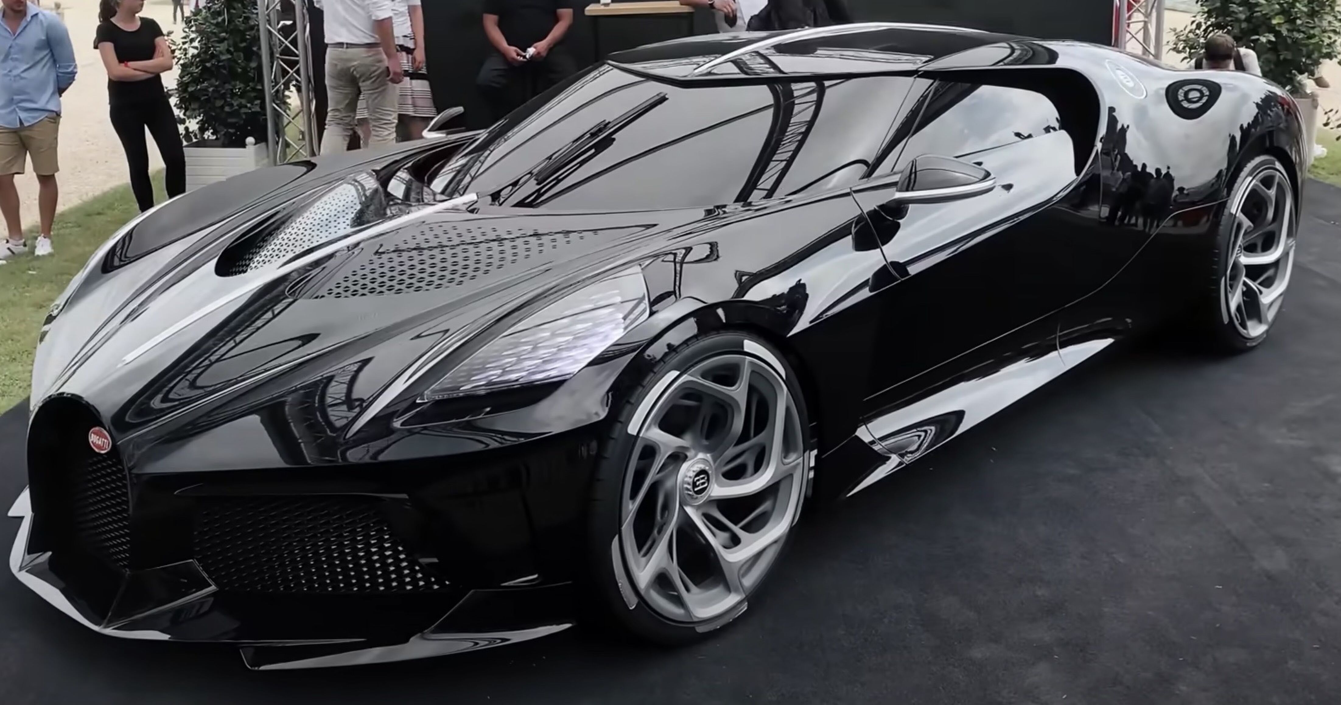 bugatti-la-voiture-noire-1