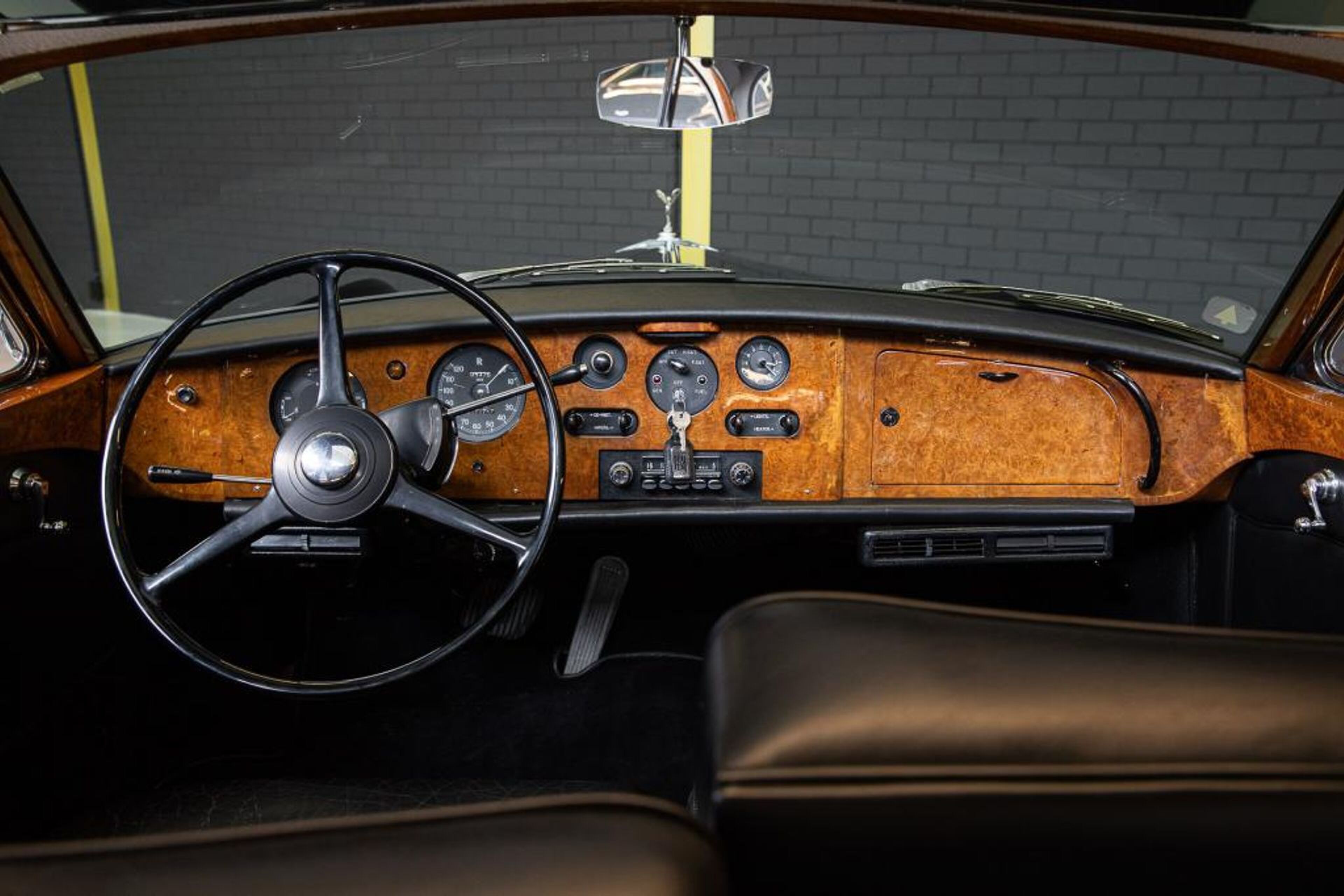 interieur-rolls-royce-silver-cloud-iii