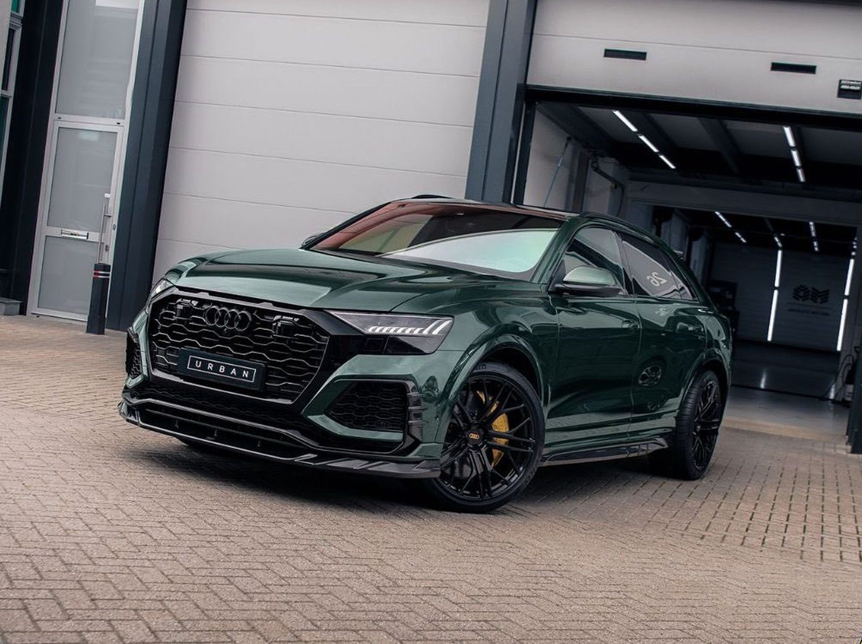 Audi RSQ8