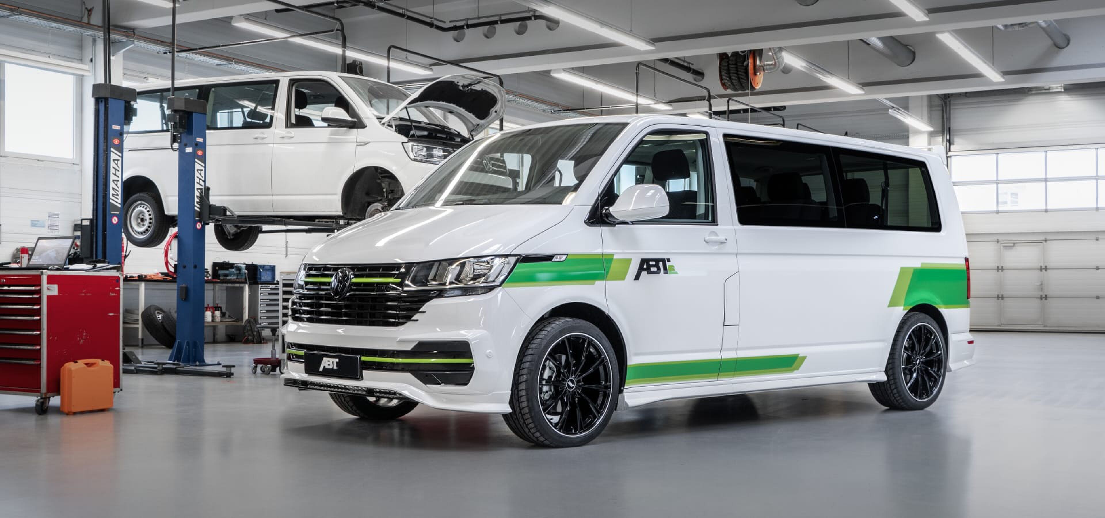 ABT x Volkswagen (bedrijfsbus)-01