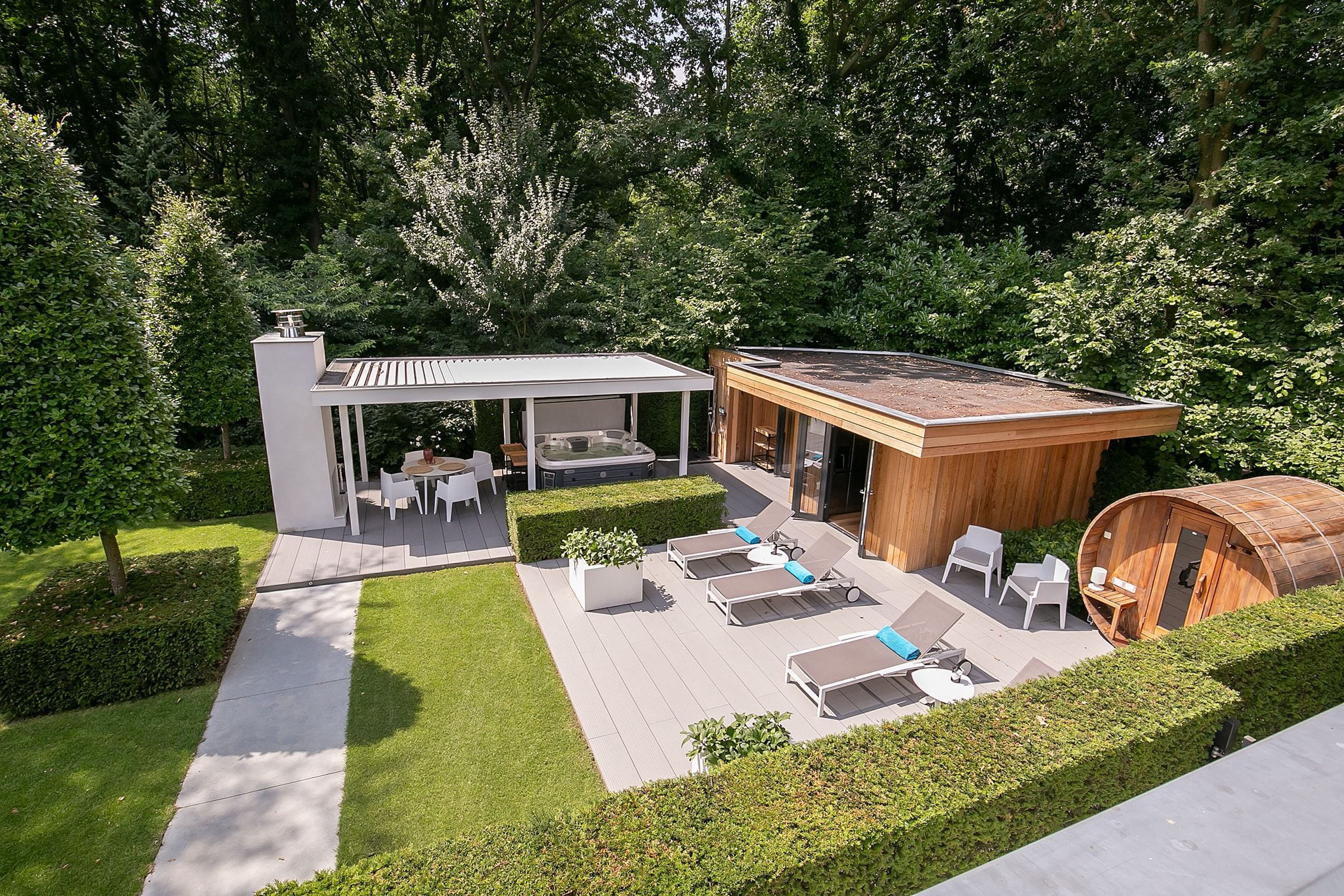 Tuin villa Son