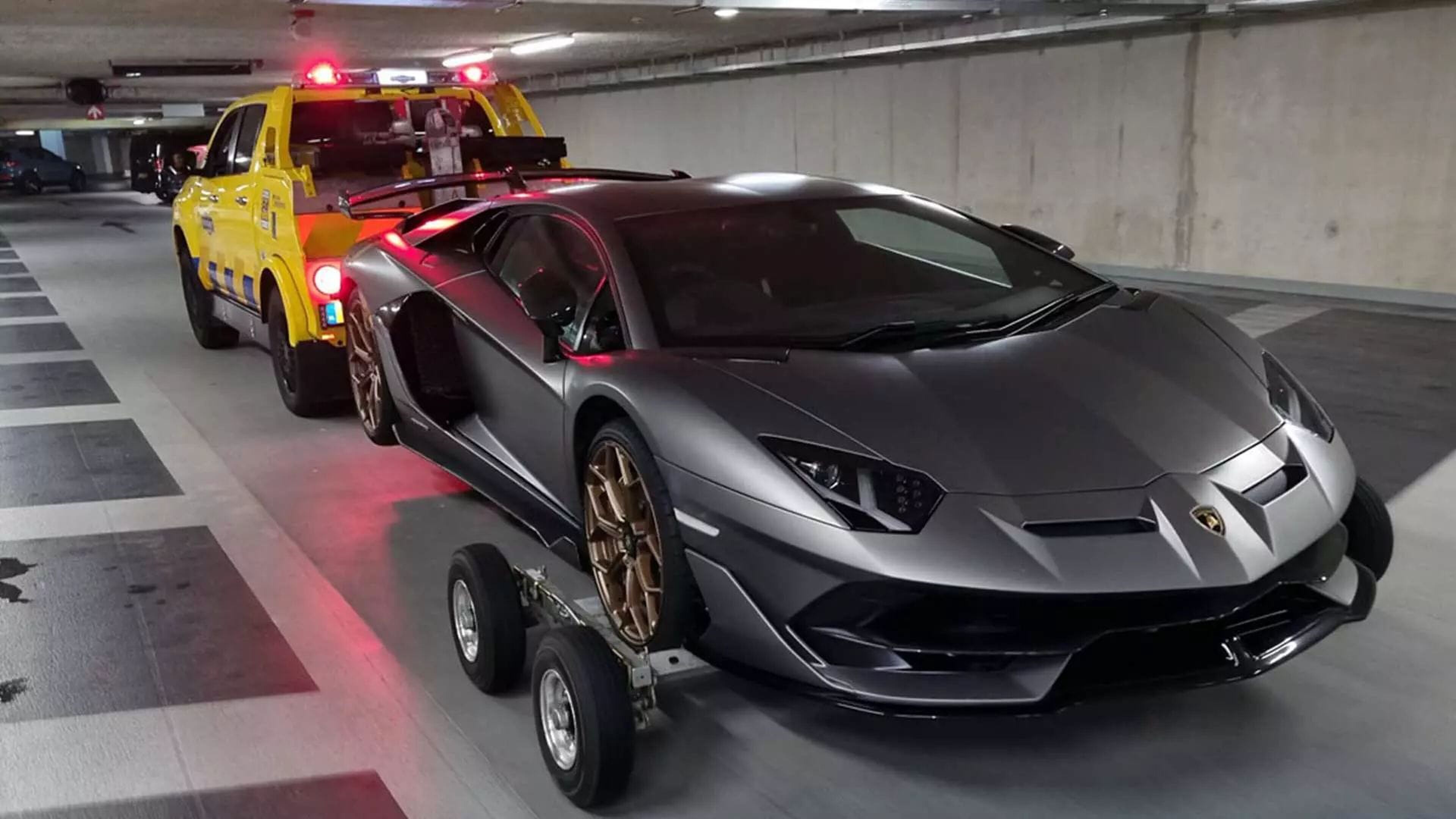 Lamborghini Aventador SVJ Roadster-01