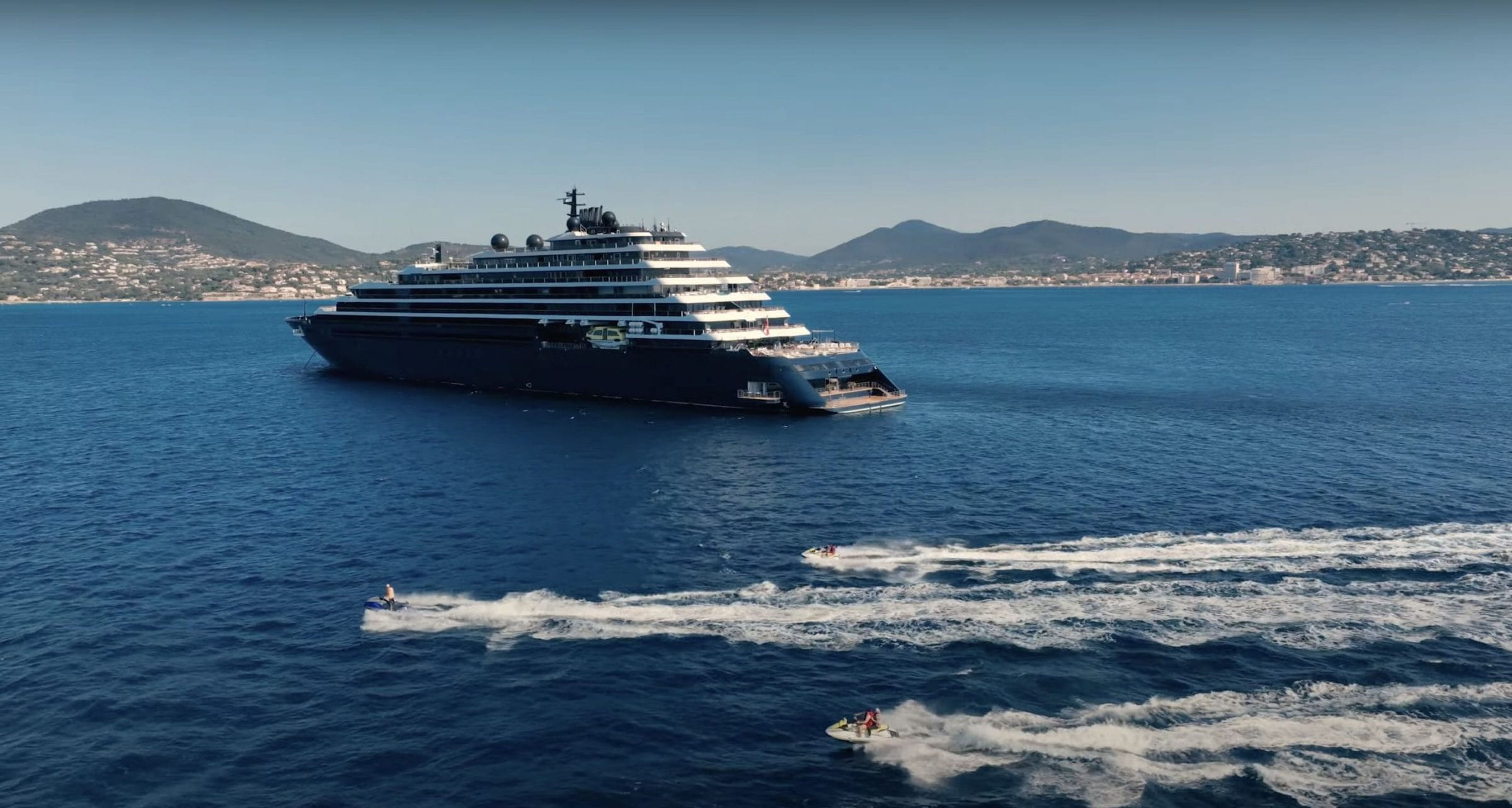 The Ritz-Carlton Yacht Collection Evrima-02