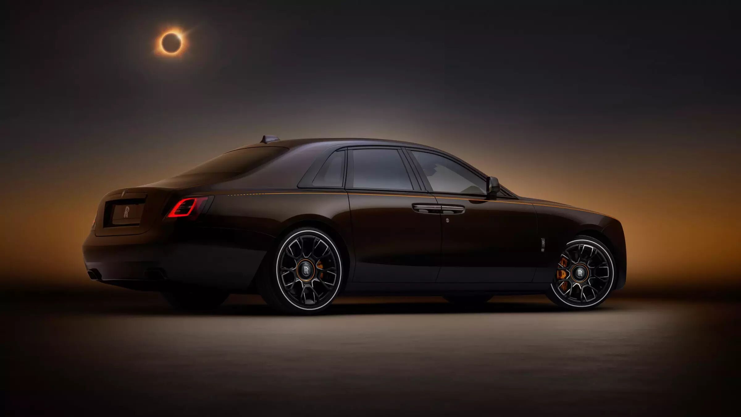 Ervaar luxe en exclusiviteit met de Rolls-Royce Black Badge Ghost Ékleipsis