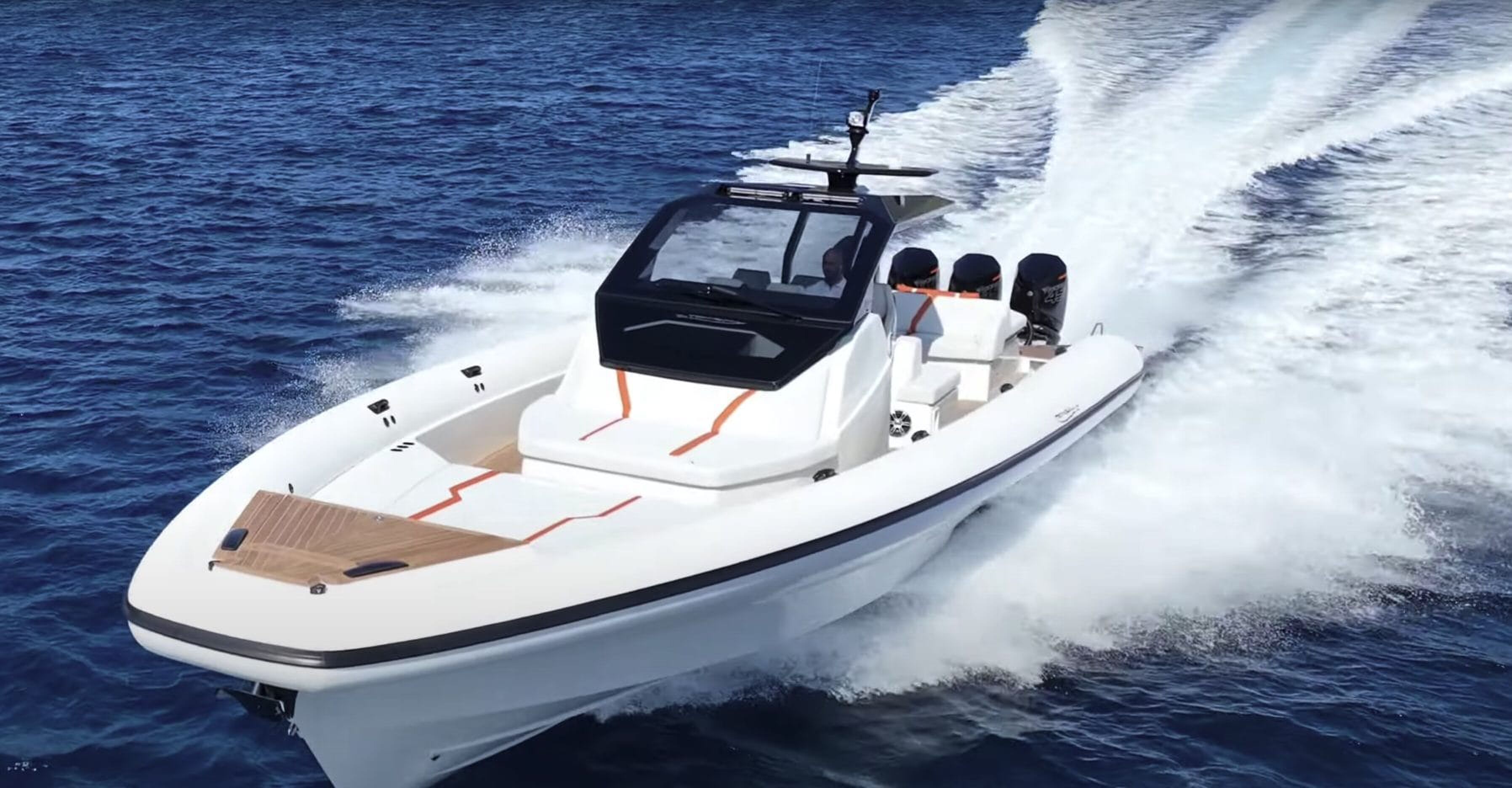 De Technohull Alpha 50: Een Strakke Nieuwe Dagboot Ontworpen voor Snelheid en Stijl