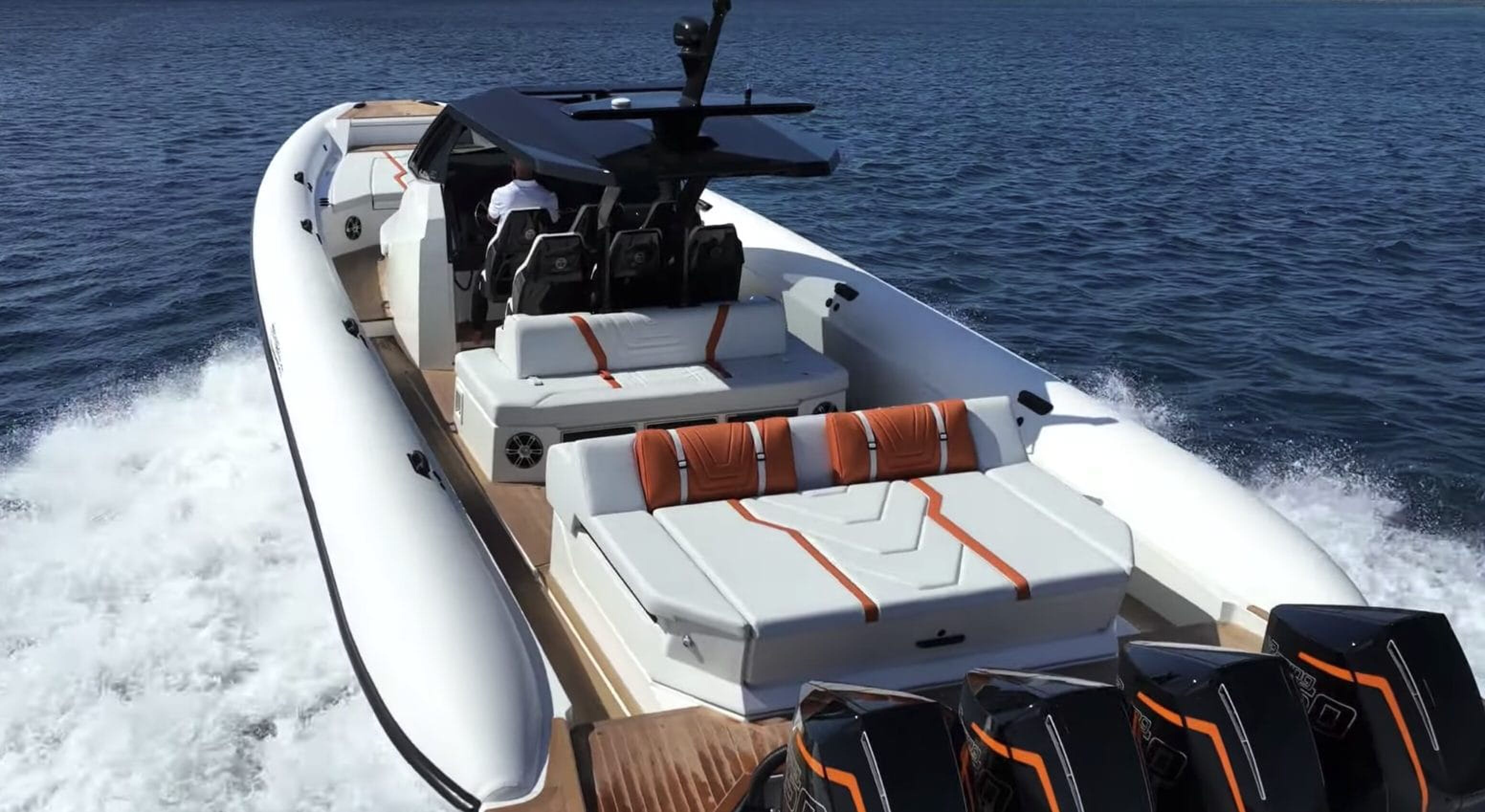 De Technohull Alpha 50: Een Strakke Nieuwe Dagboot Ontworpen voor Snelheid en Stijl