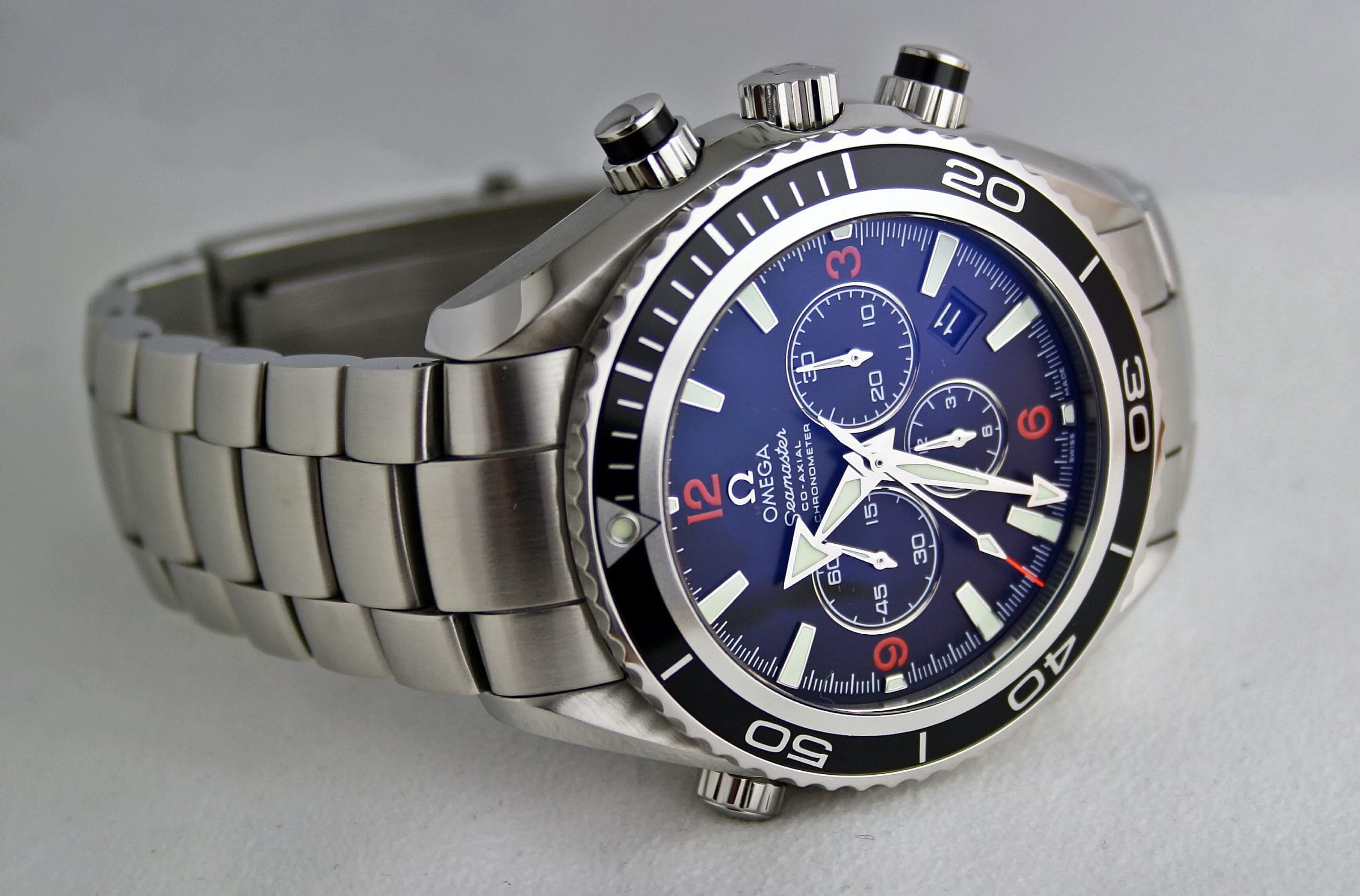 De geschiedenis van Omega: van bescheiden start tot een grote speler in de luxe horlogerie