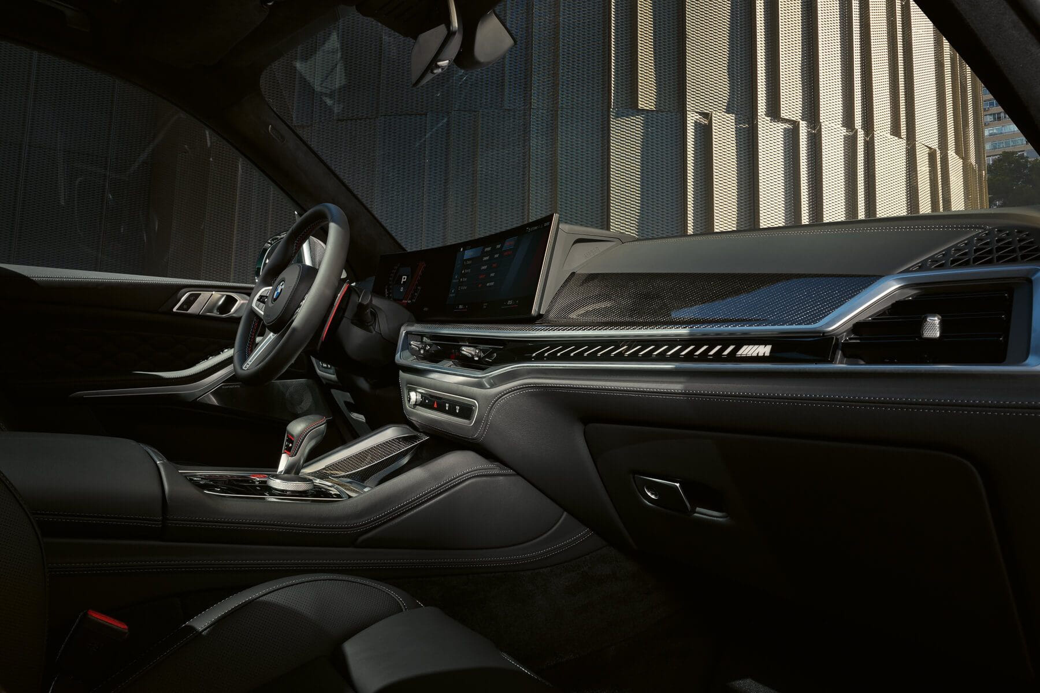SuperSuv De grofe en comfortabel 2023 BMW X5M
