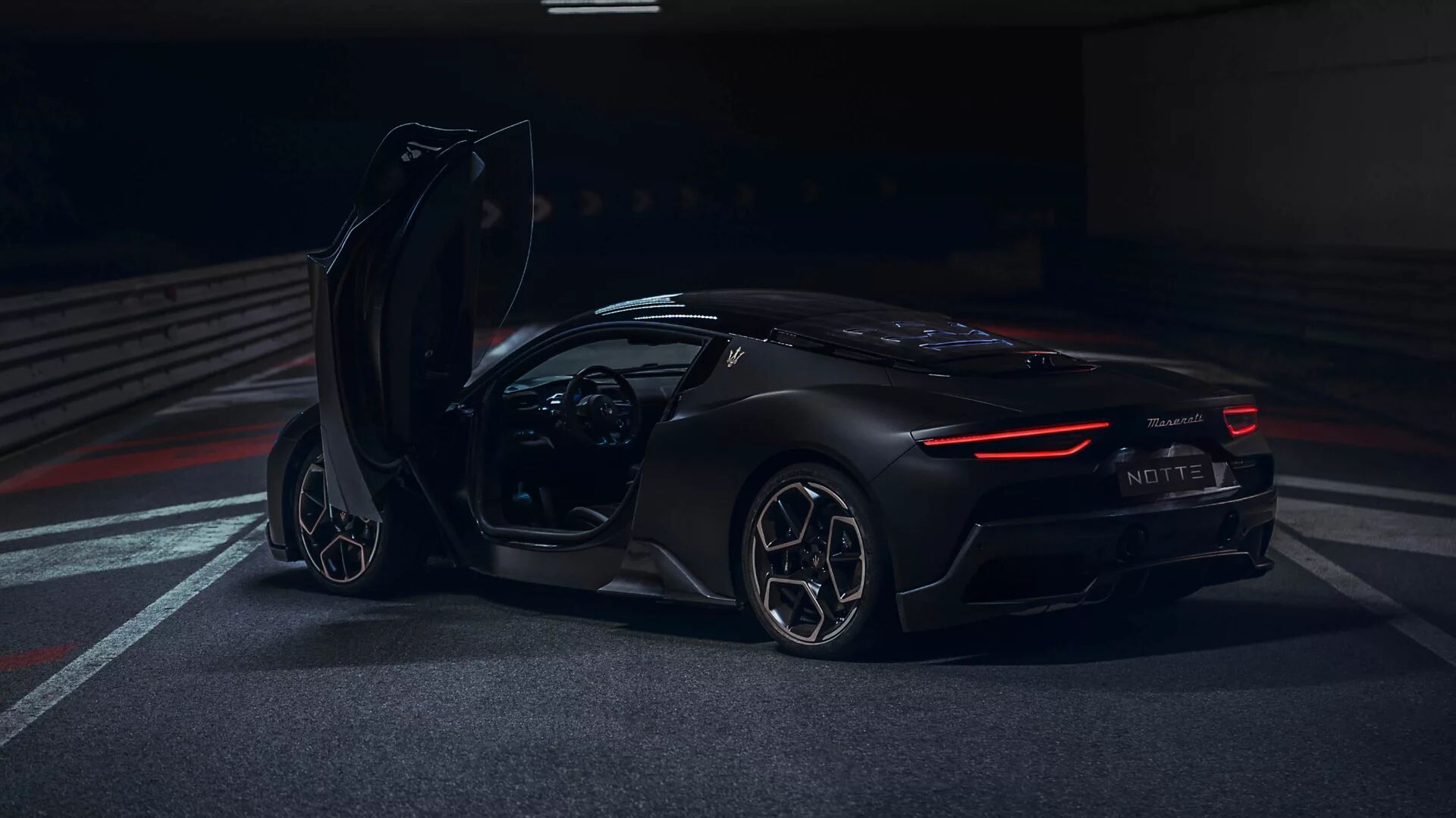 Maserati onthult een gloednieuwe, exclusieve krachtpatser: de MC20 Notte