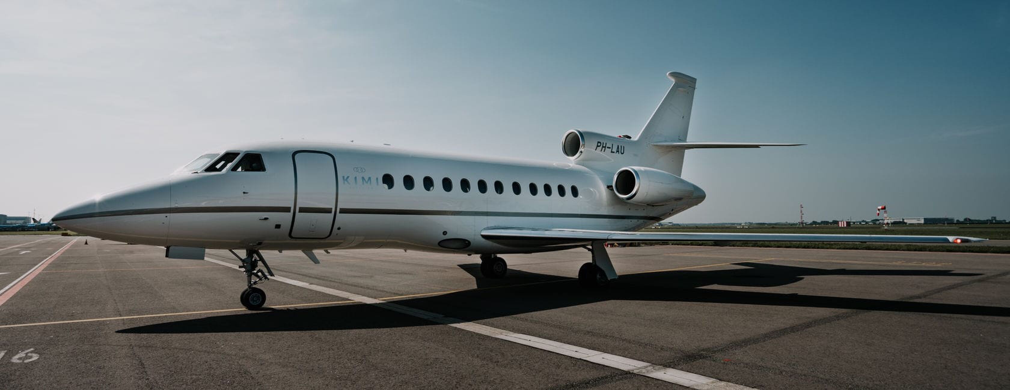 Max Verstappen legt meer dan 10.000km af in 24 uur in zijn luxe Dassault Falcon 900EX