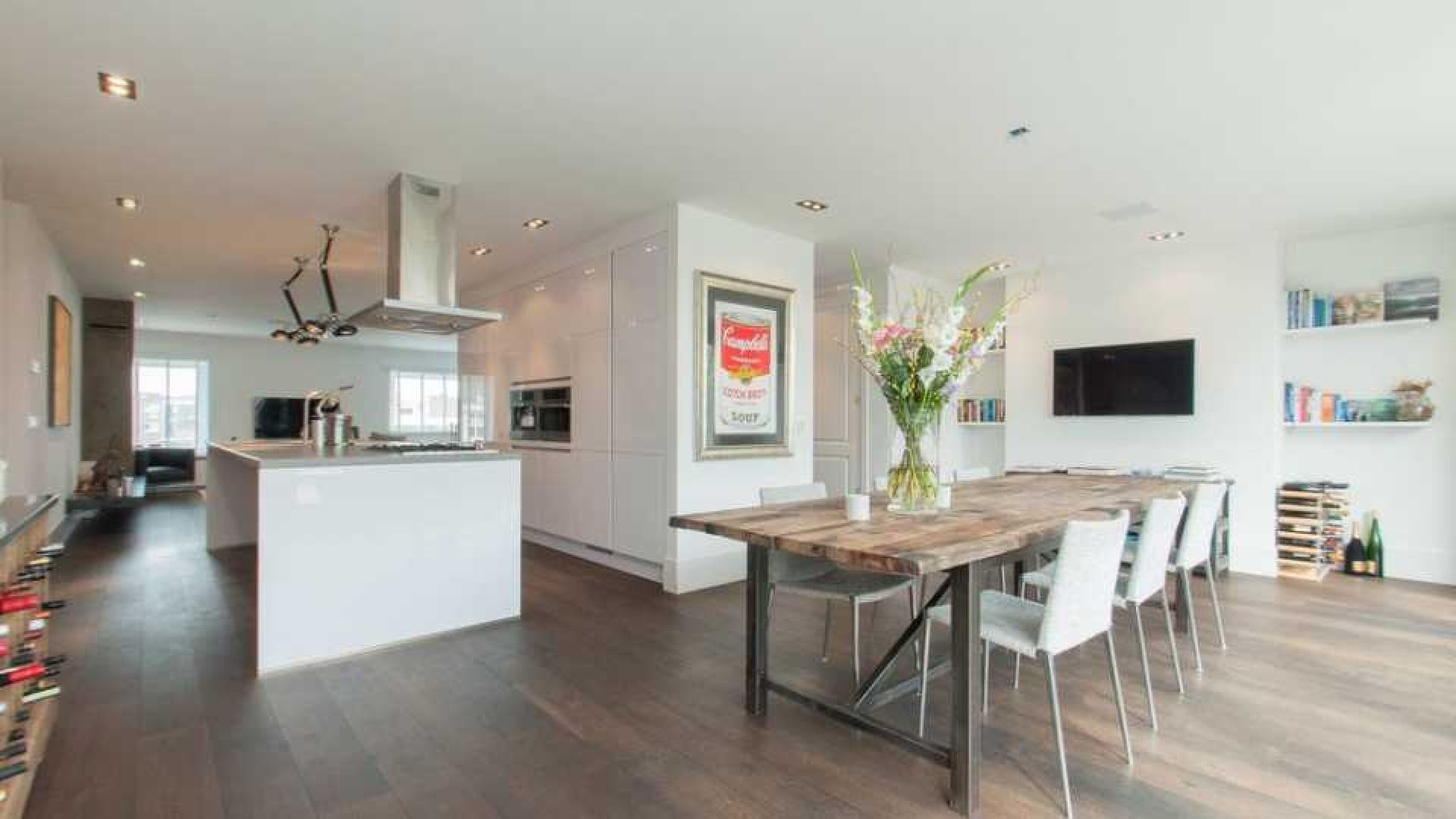 Monica Geuze verkoopt appartement in Vinkeveen