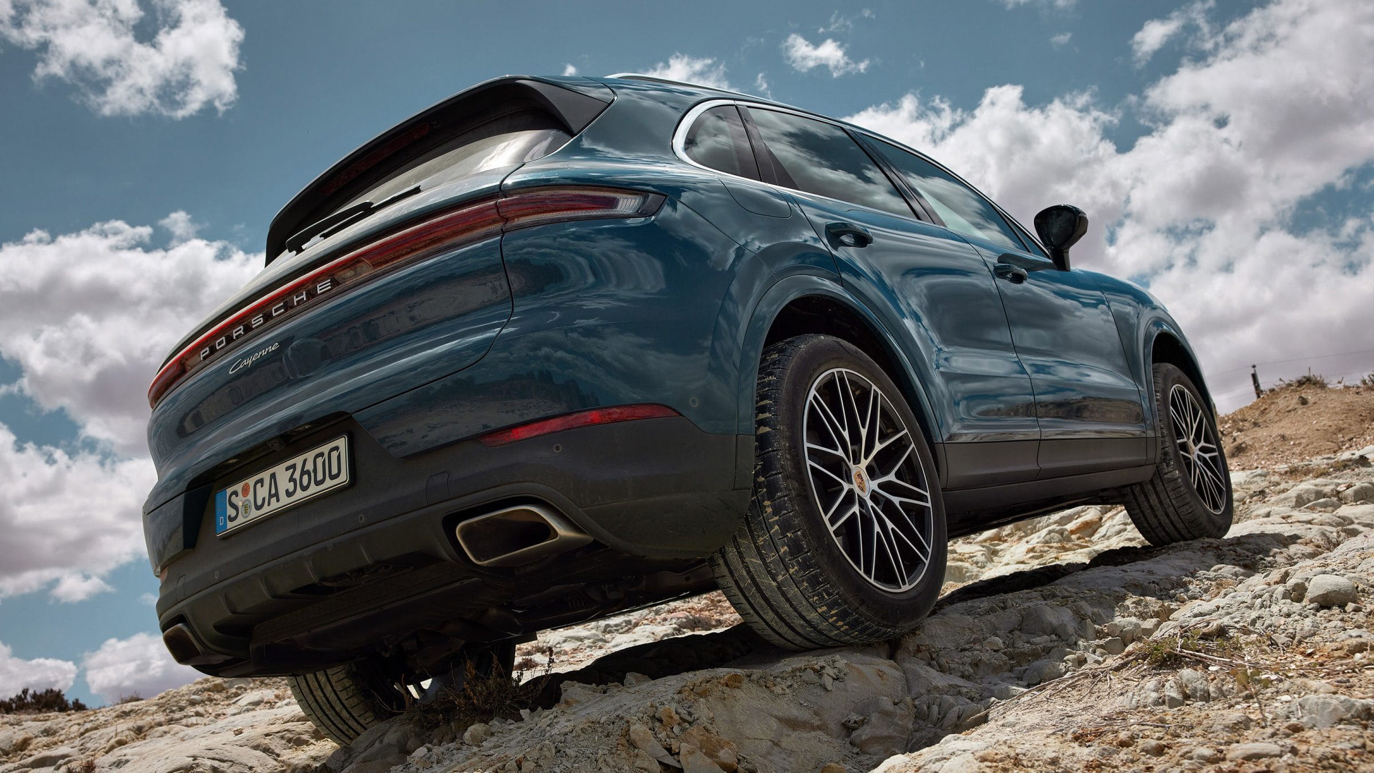 SuperSUV: 2024 Porsche Cayenne Turbo E-Hybrid de speelse krachtpatser