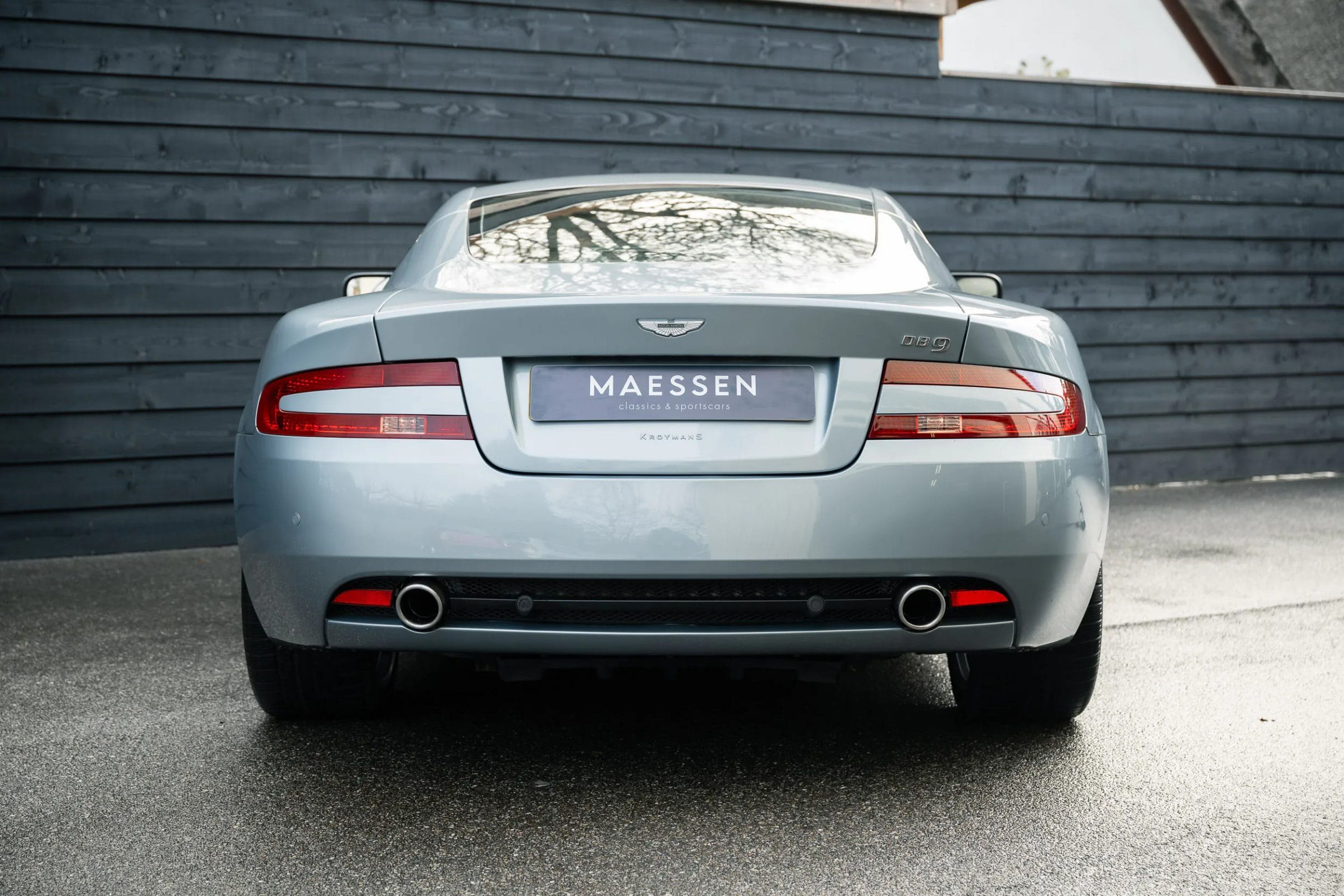 Aston Martin DB9