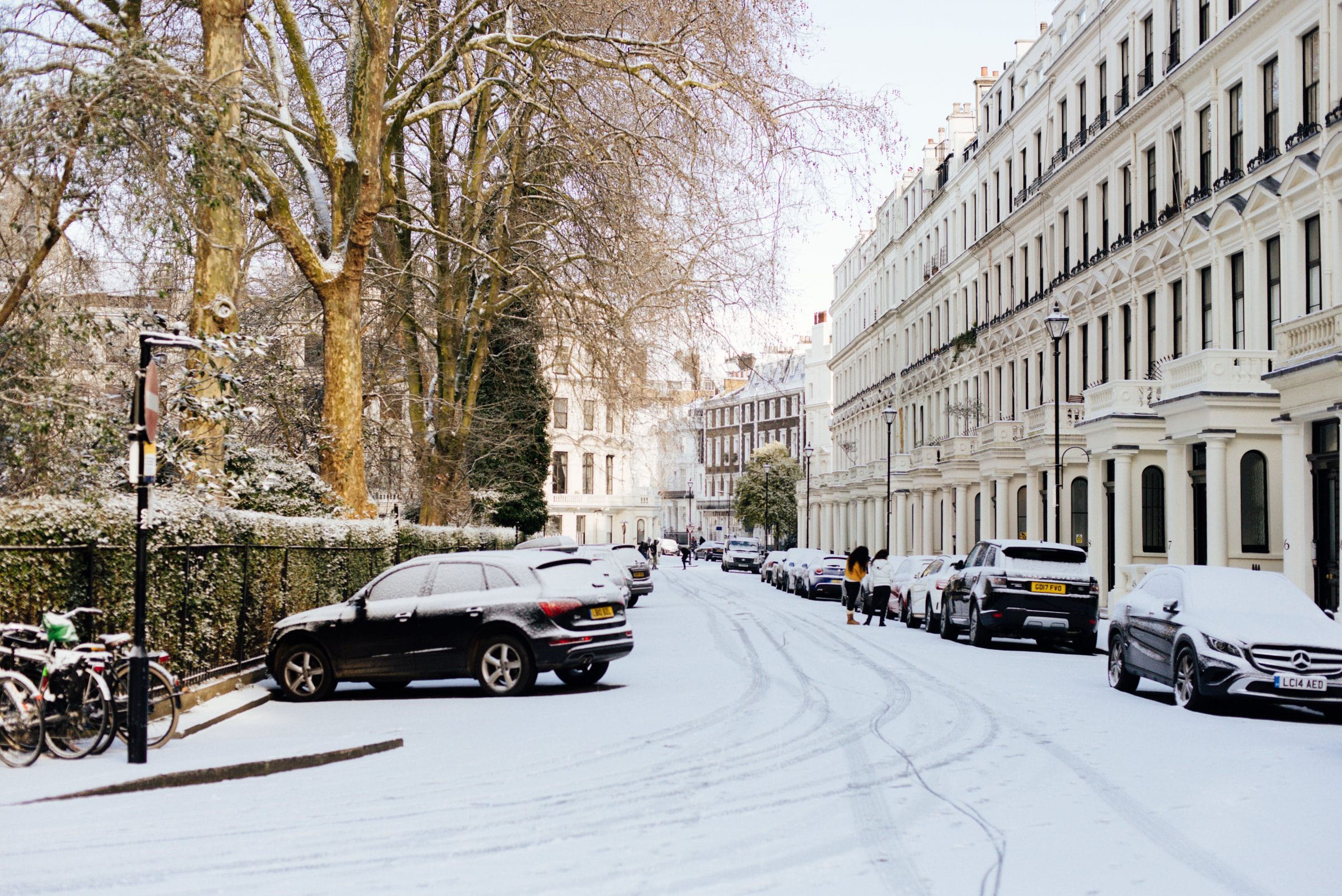 Brit in Londen koopt balkon om te parkeren