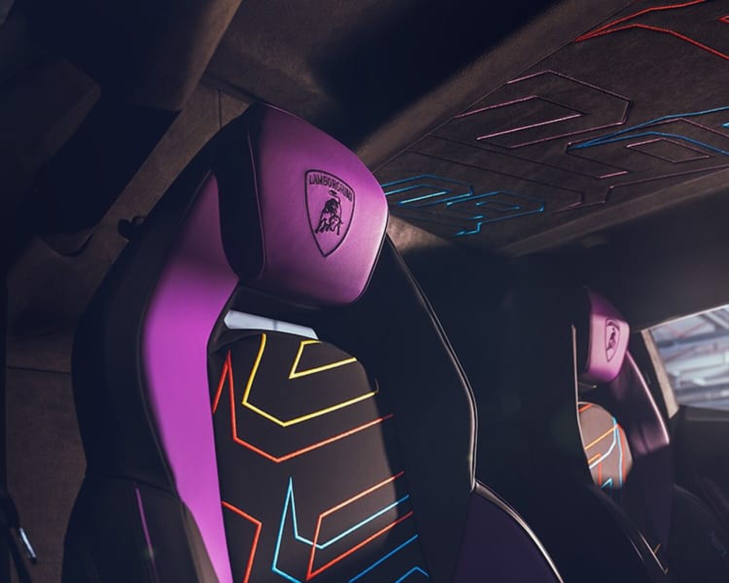 Lamborghini viert 60-jarig jubileum en lanceert nieuwe hybride supercar op Art Basel Miami Beach