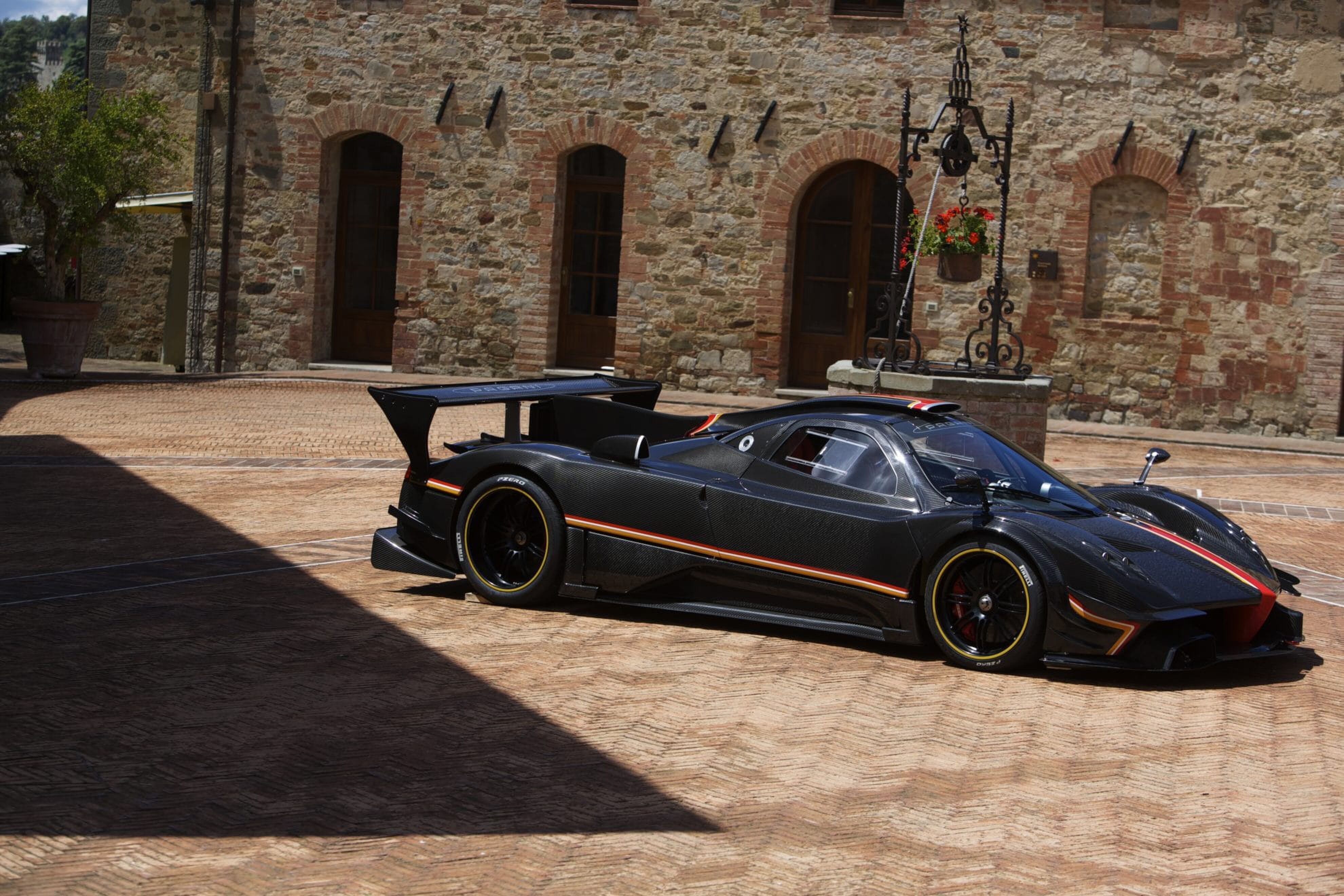 Er zijn slechts 5 van deze Pagani Zonda Revolución