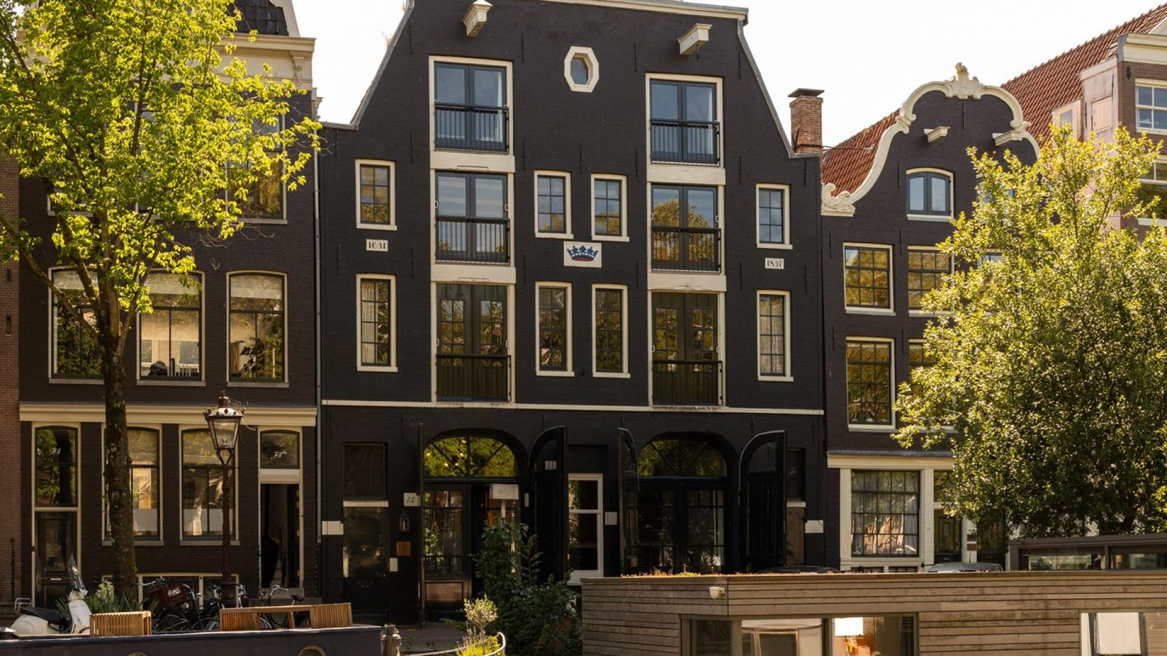 Zanger Alain Clark verkoopt zijn Amsterdamse grachtenpand