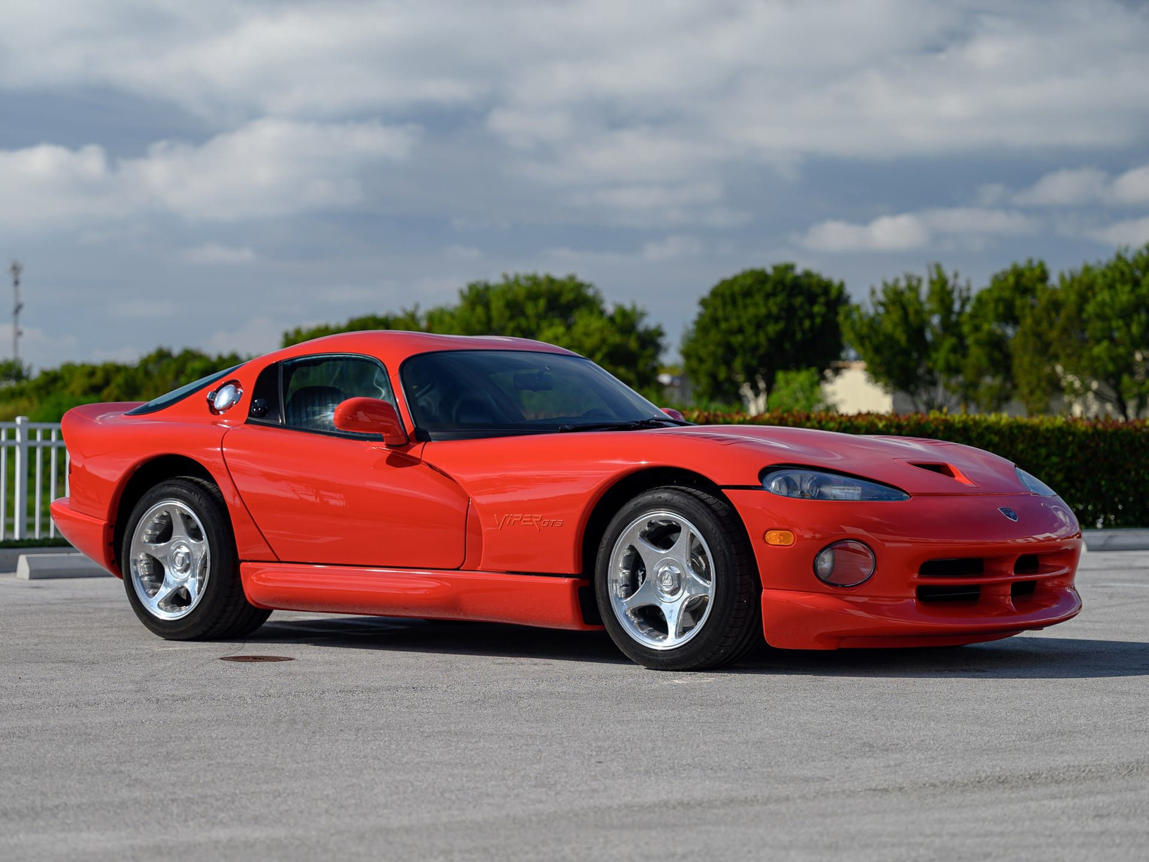 De Dodge Viper GTS uit 1997 word een zeldzame vondst op veiling met maar liefst 100 km op de teller 