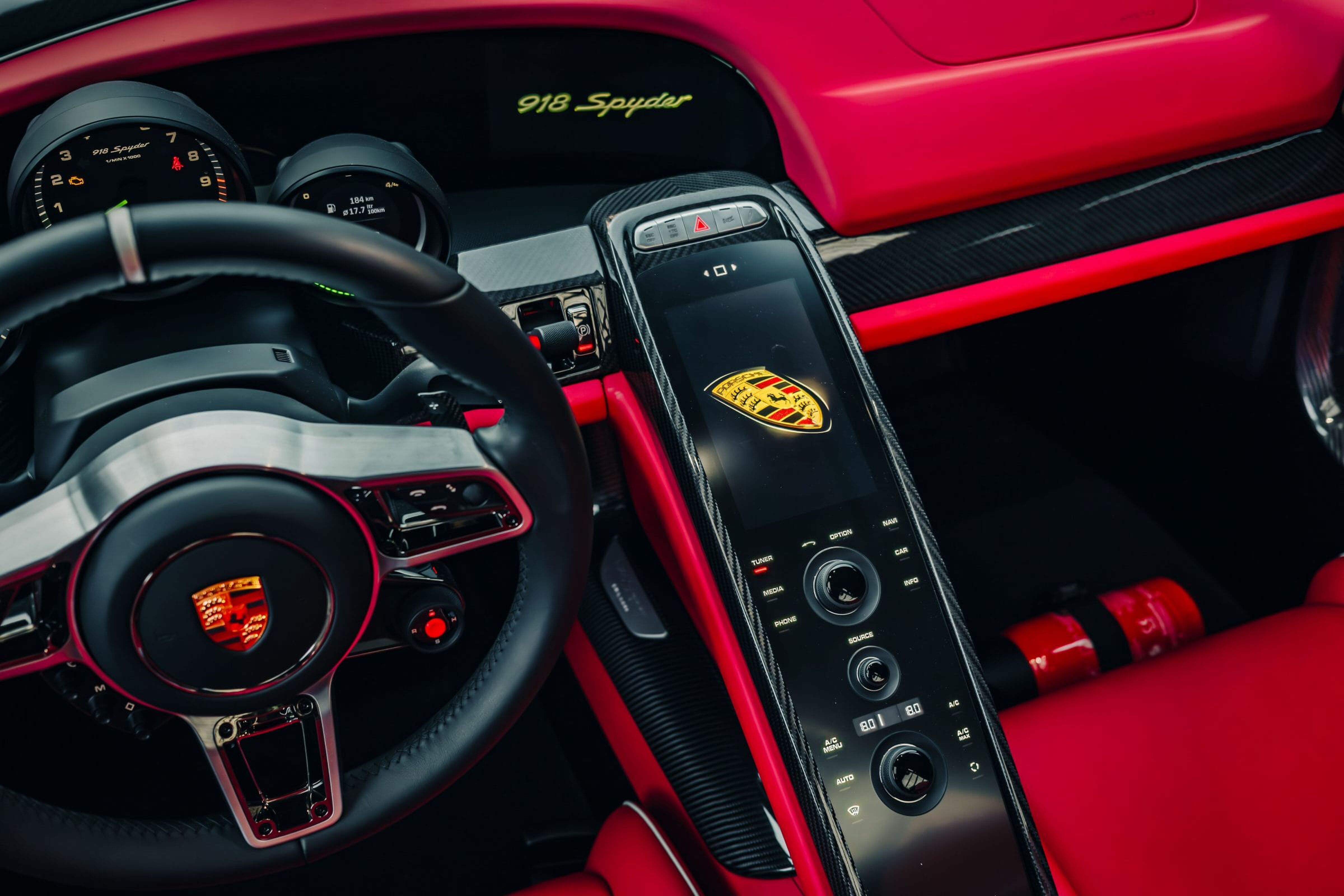 Deze Porsche 918 Spyder is een van meest rijkelijk gespecificeerde Auto