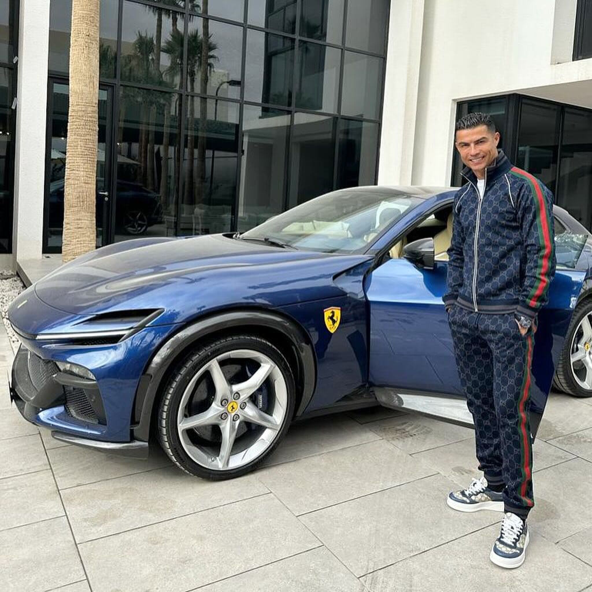 Een spectaculaire aanwinst voor Cristiano Ronaldo met de nieuwe Ferrari Purosangue