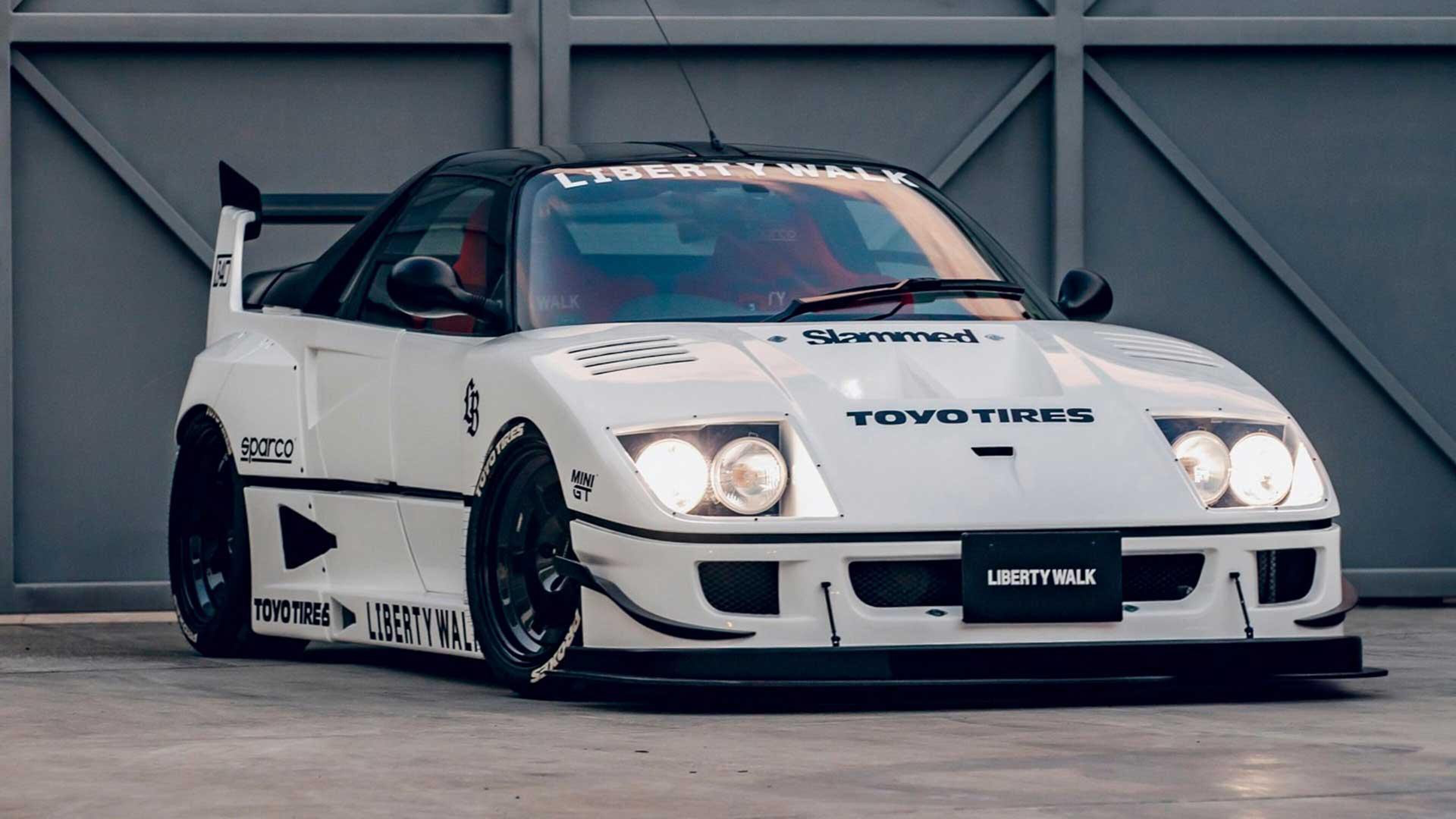 Een verbluffende vondst deze getunede 'Ferrari F40' is nu betaalbaar voor autoliefhebbers 