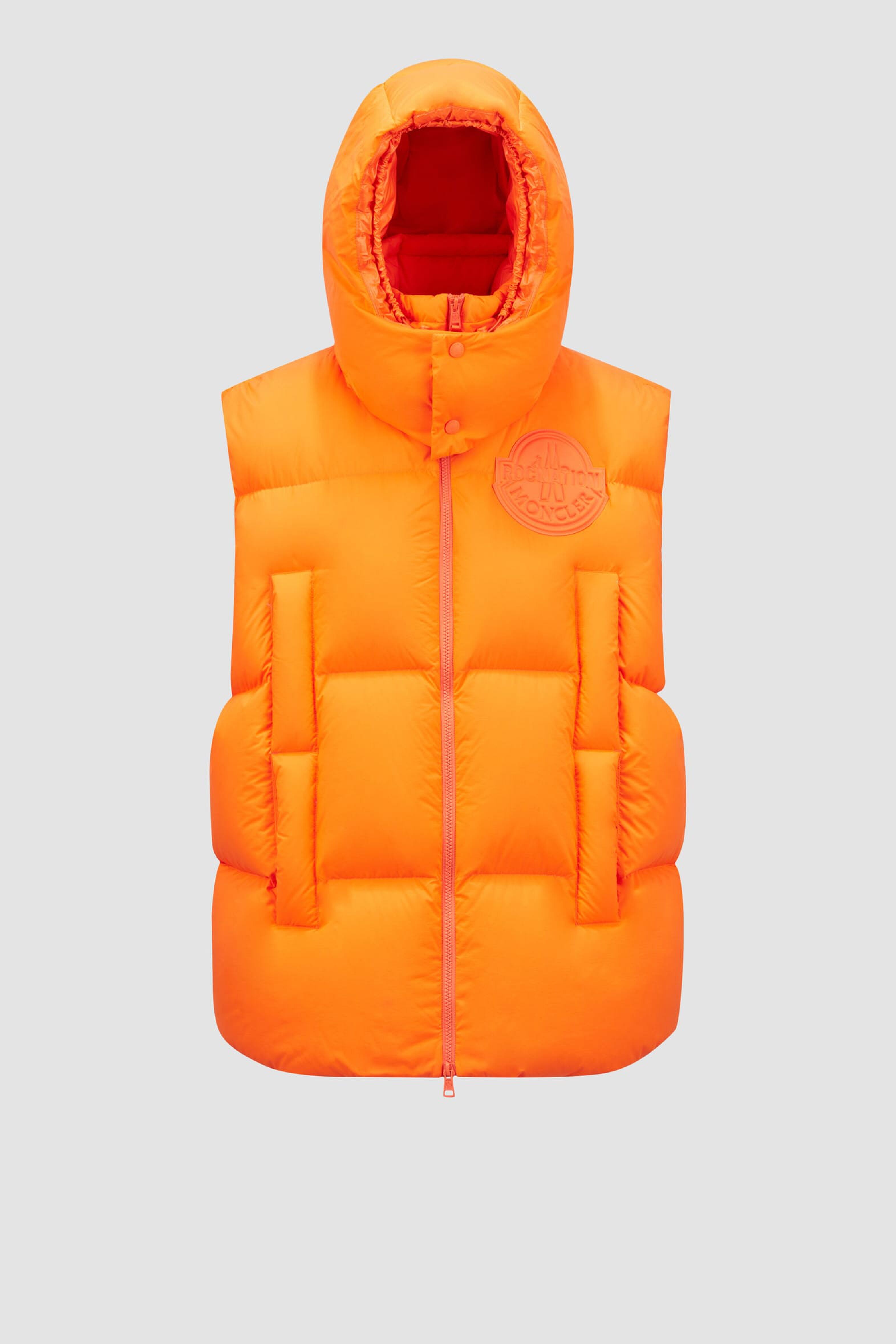 Moncler werkt samen met Jay-Z om een nieuwe collectie luxe kleding