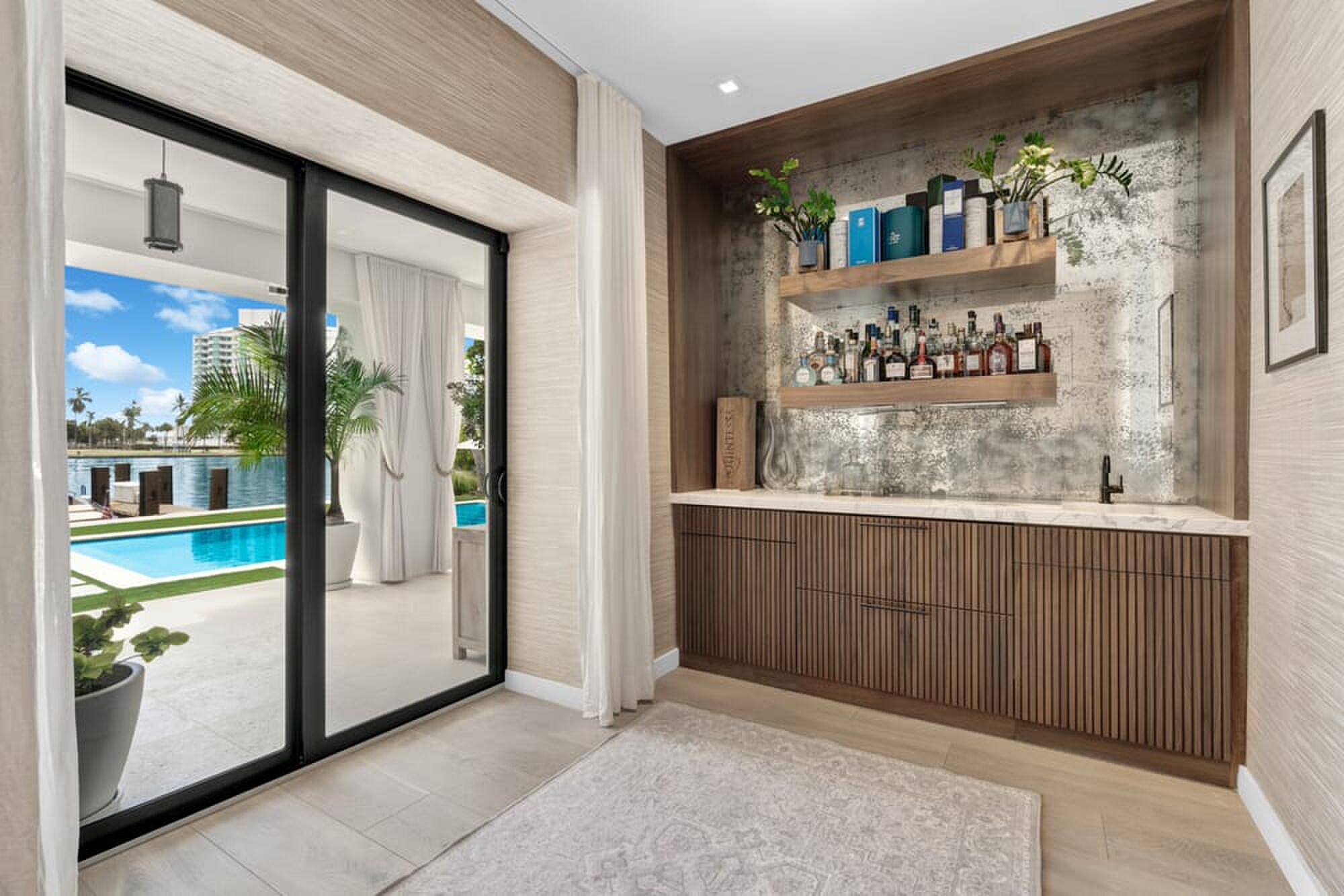 Oprichters verkopen Waterfront Mansion in Miami voor $ 17 miljoen