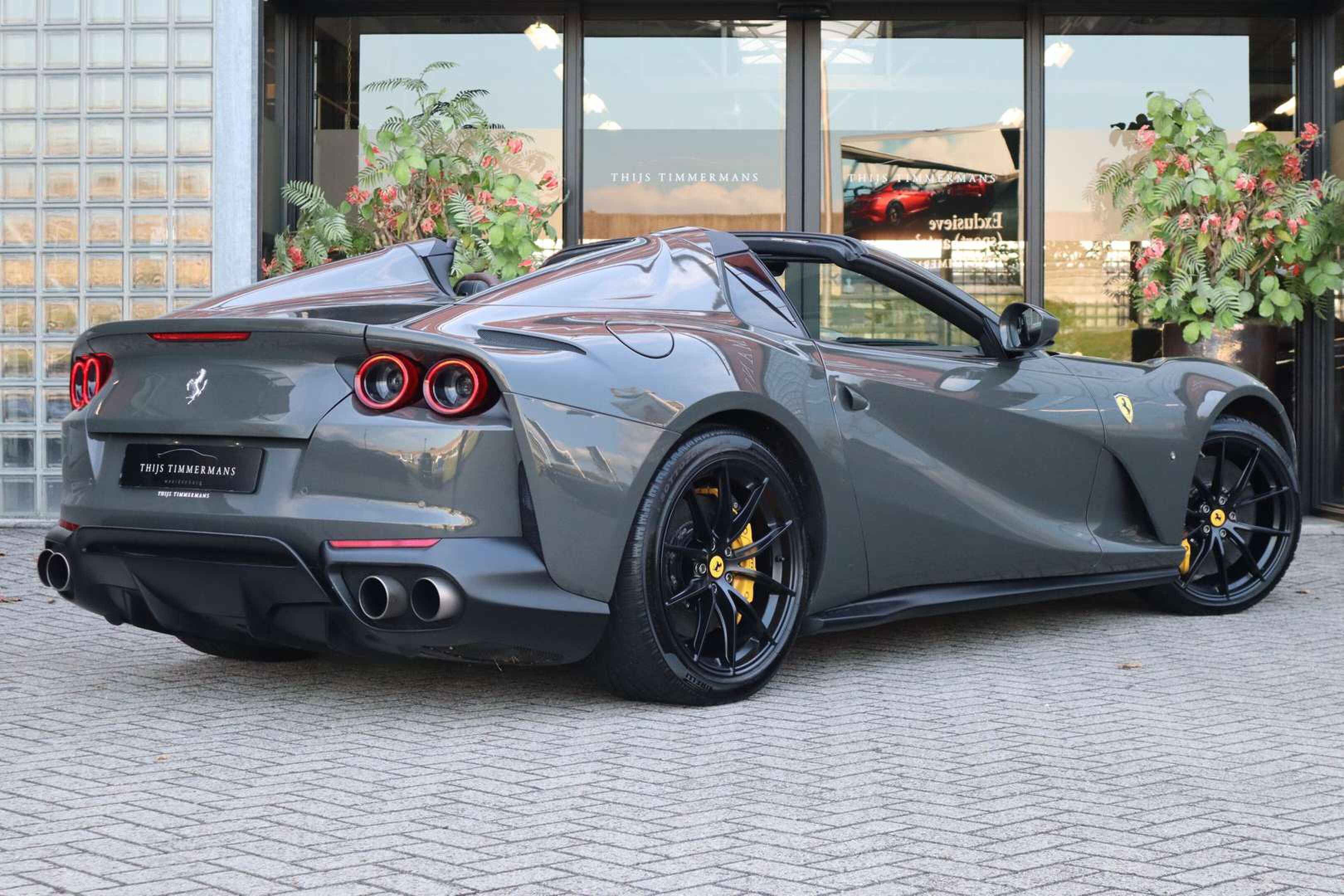 Peter Gillis verkoopt zijn grijze Ferrari 812 GTS met Novitec-uitlaat