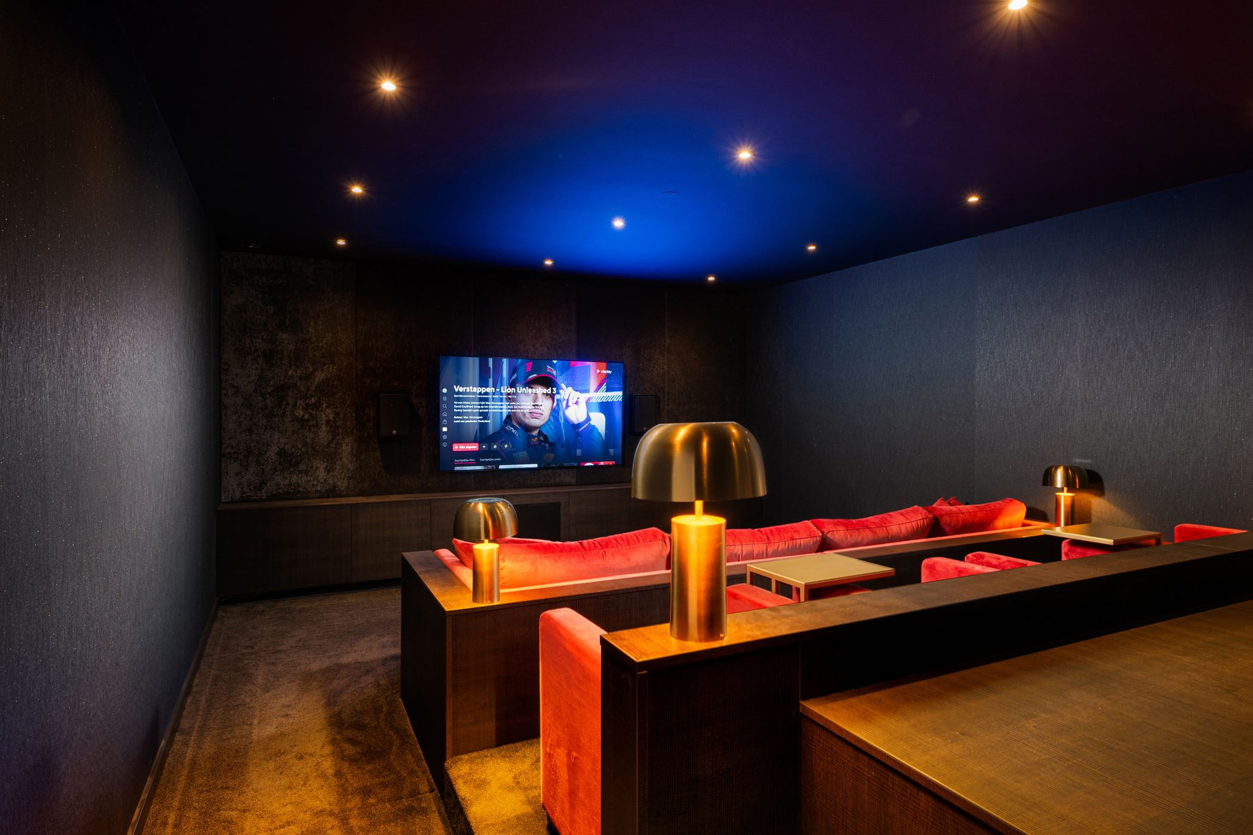 Luxueuse villa met thuisbioscoop te koop aangeboden via Funda