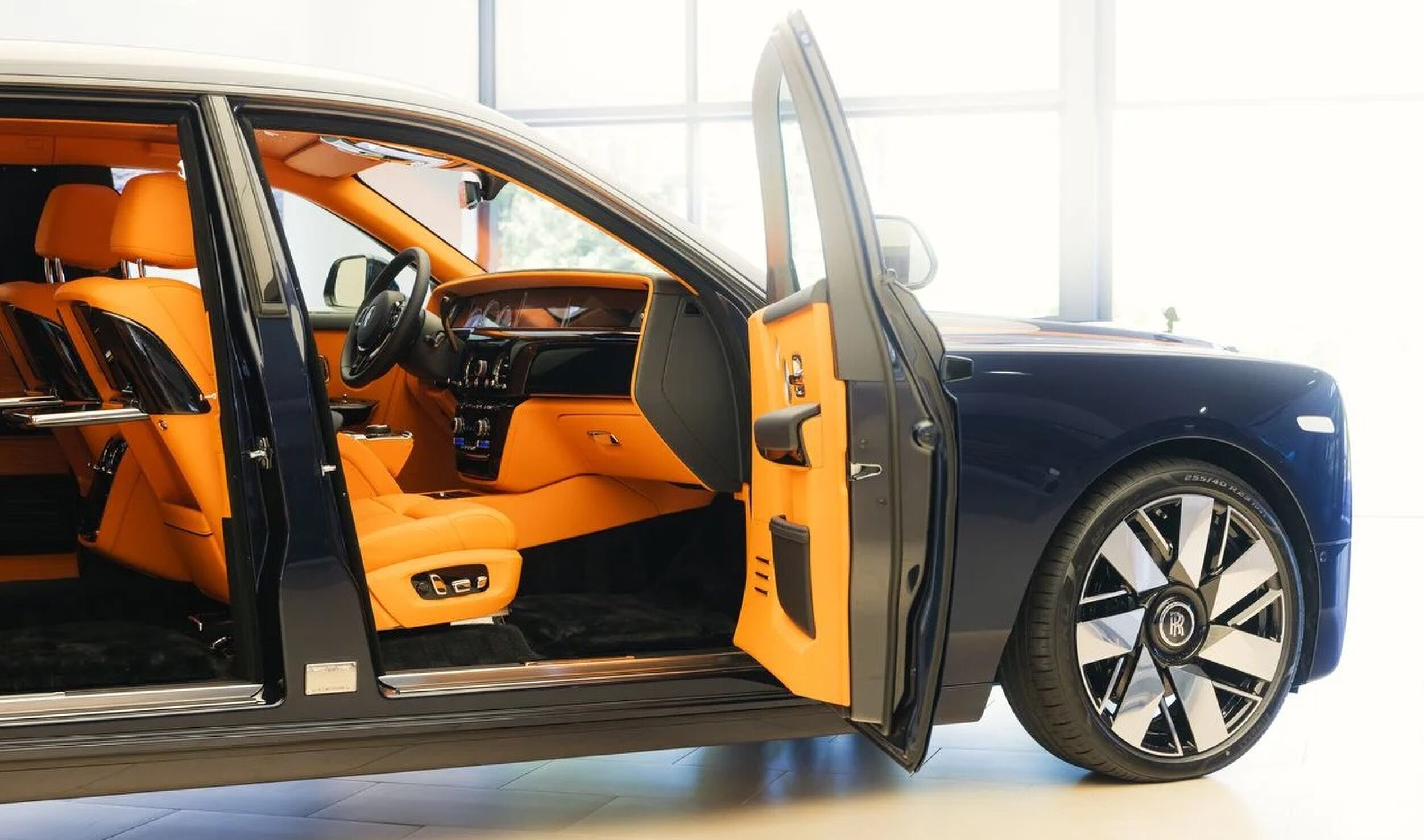 Rolls-Royce Phantom Series II Extended