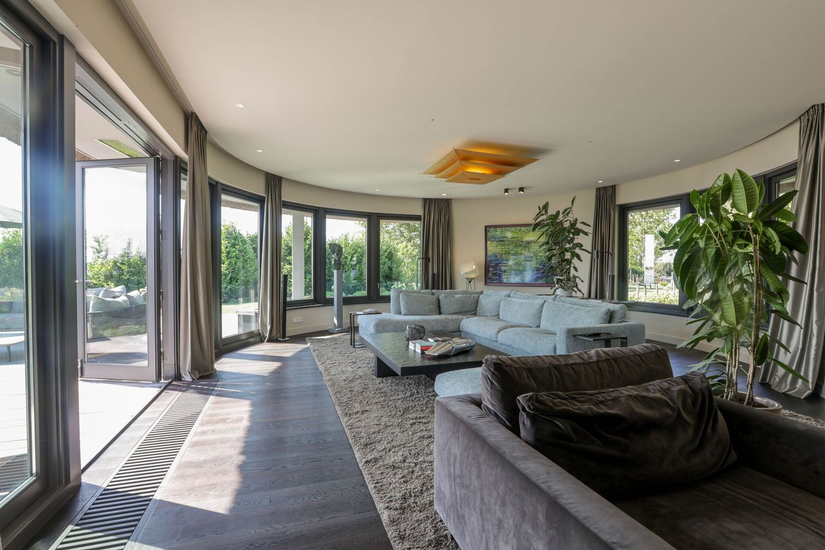 De villa van Joop Drechsel in Loosdrecht