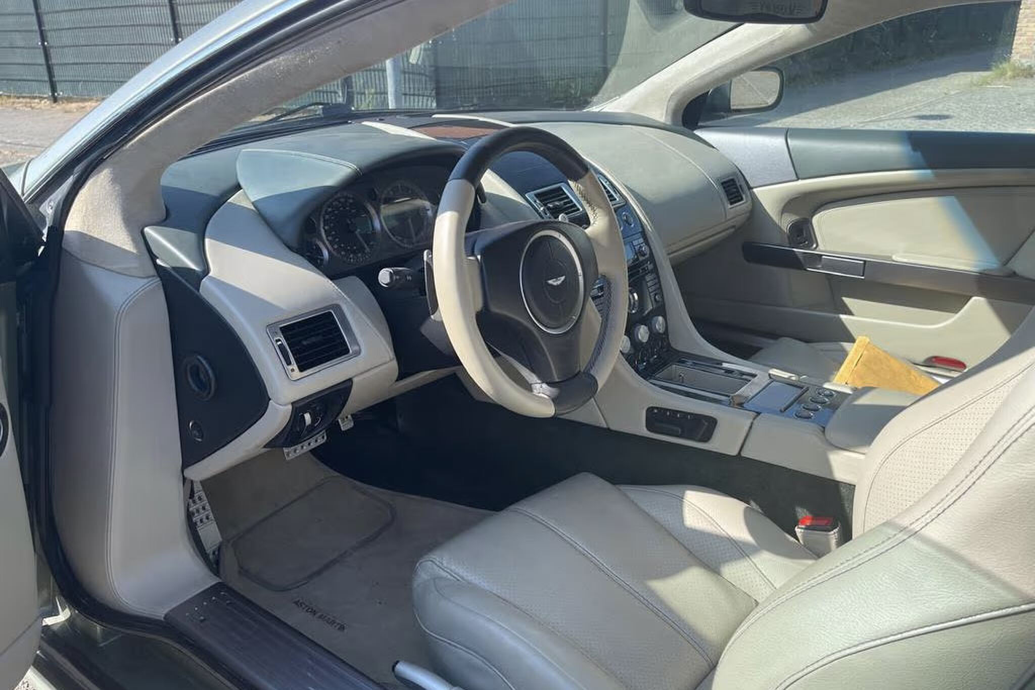 Aston Martin Marktplaats