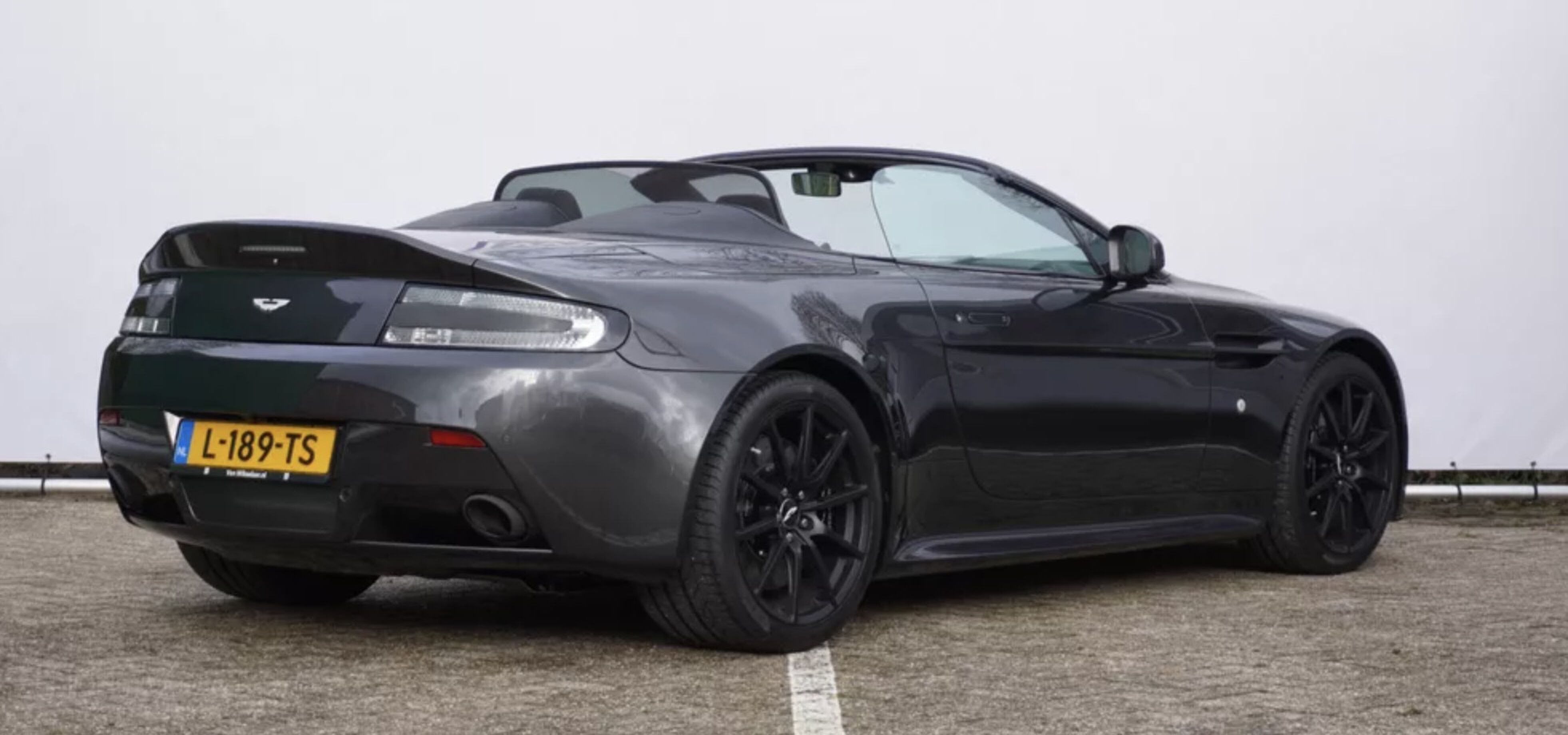 Aston Martin V12 Vantage S Roadster