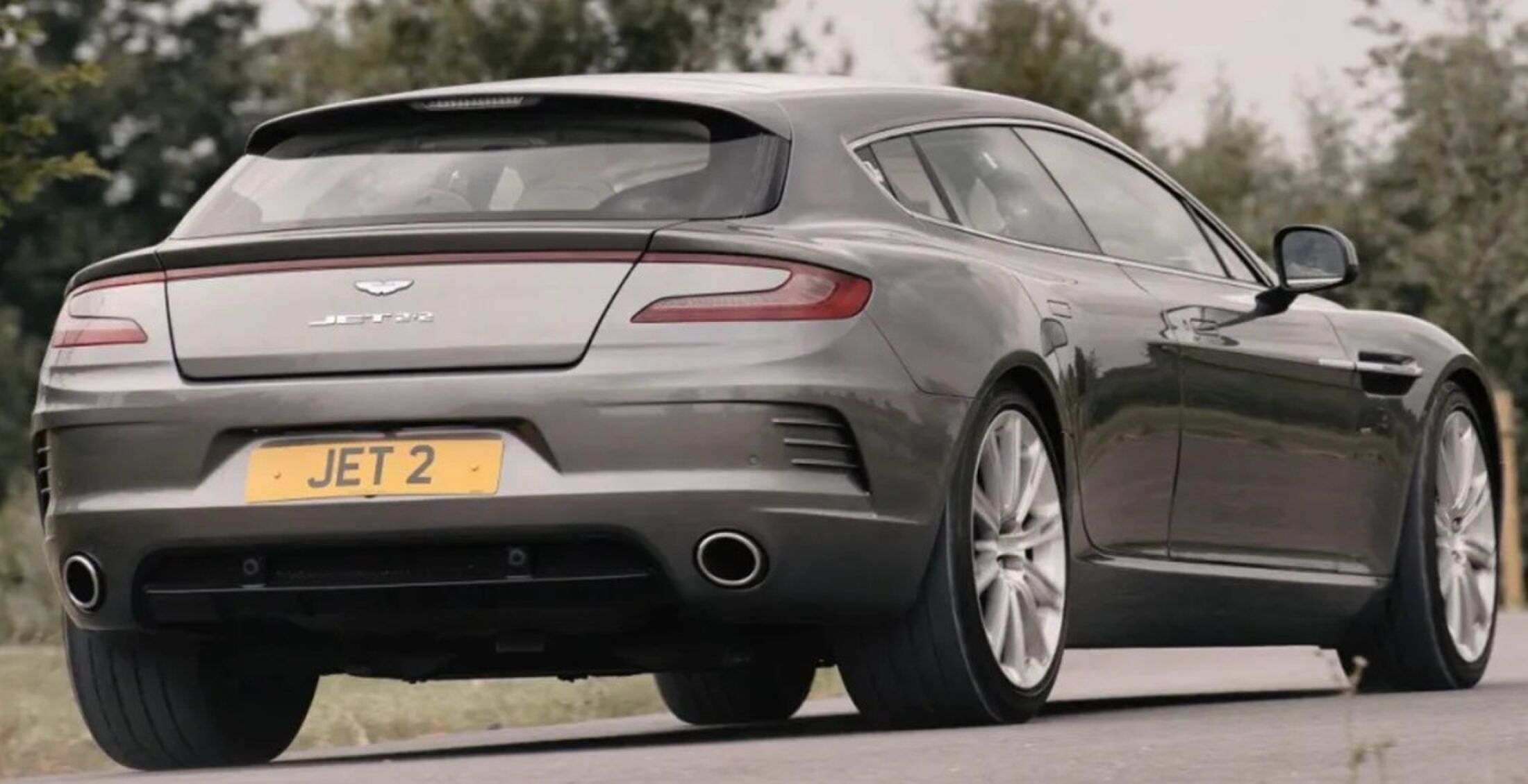 De achterkant van de Aston Martin Bertone