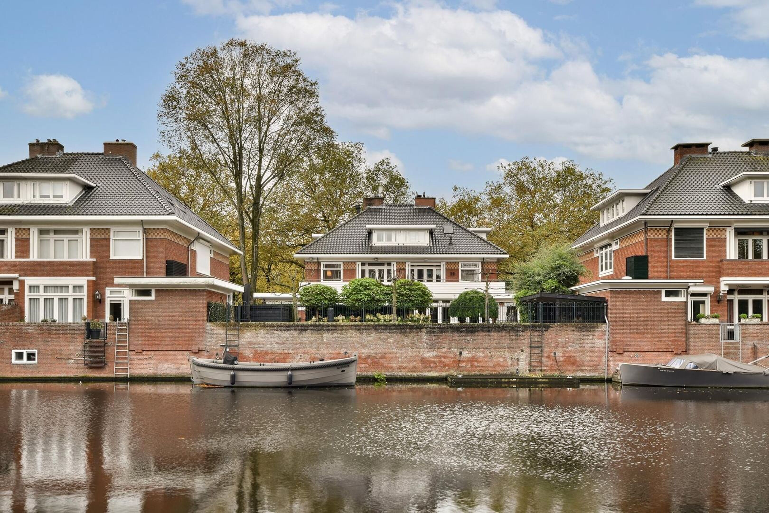 Voormalig Blokker-baas Michiel Witteveen vraagt bijna € 5 miljoen voor kapitale stadsvilla in Amster