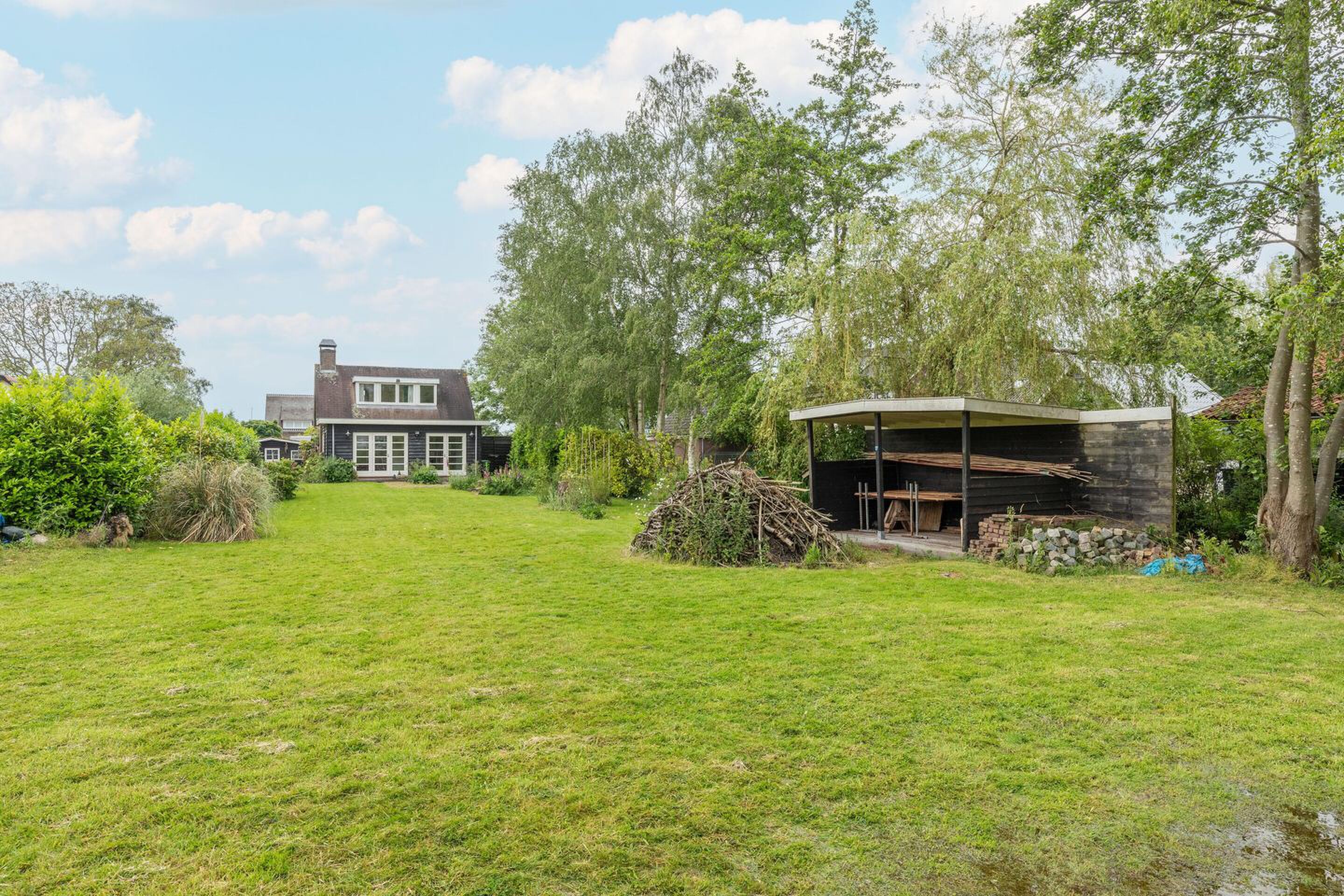 De woning van Wesly Bronkhorst aan de Loosdrechtse Plassen