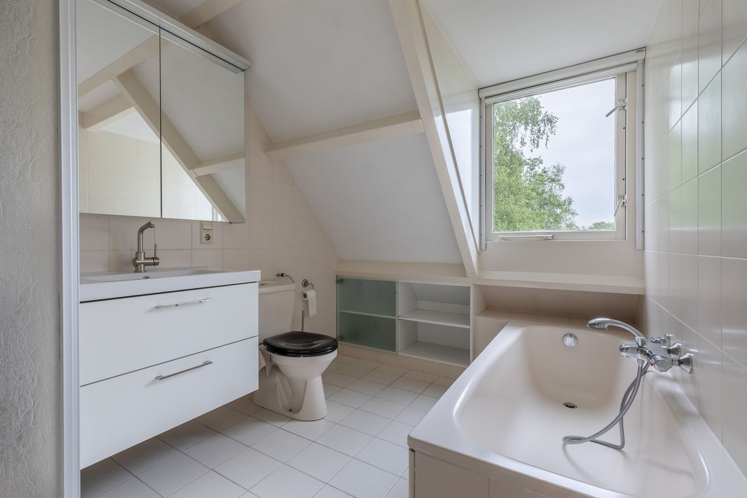 De woning van Wesly Bronkhorst aan de Loosdrechtse Plassen