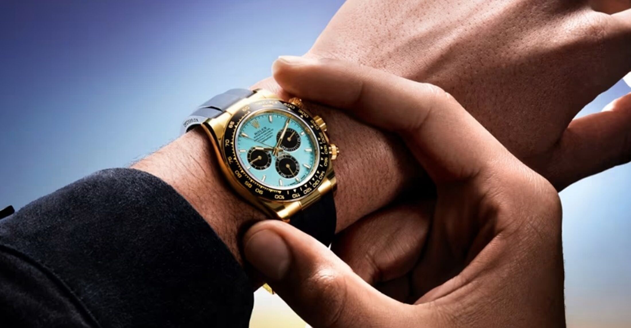 De Rolex Cosmograph Daytona die bij iemand om de pols zit