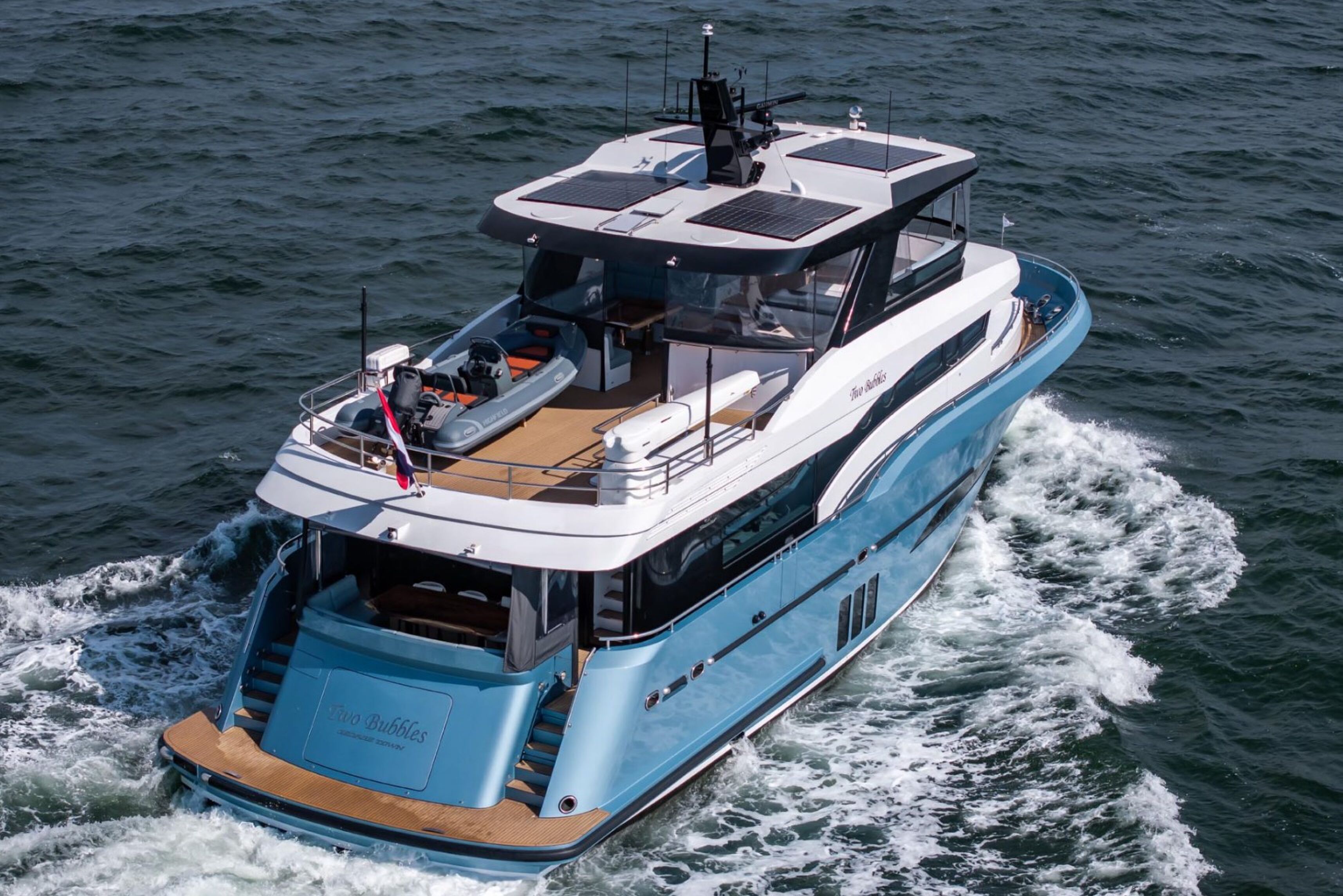 De Ocean Explorer van Steeler Yachts vaart over de Noordzee