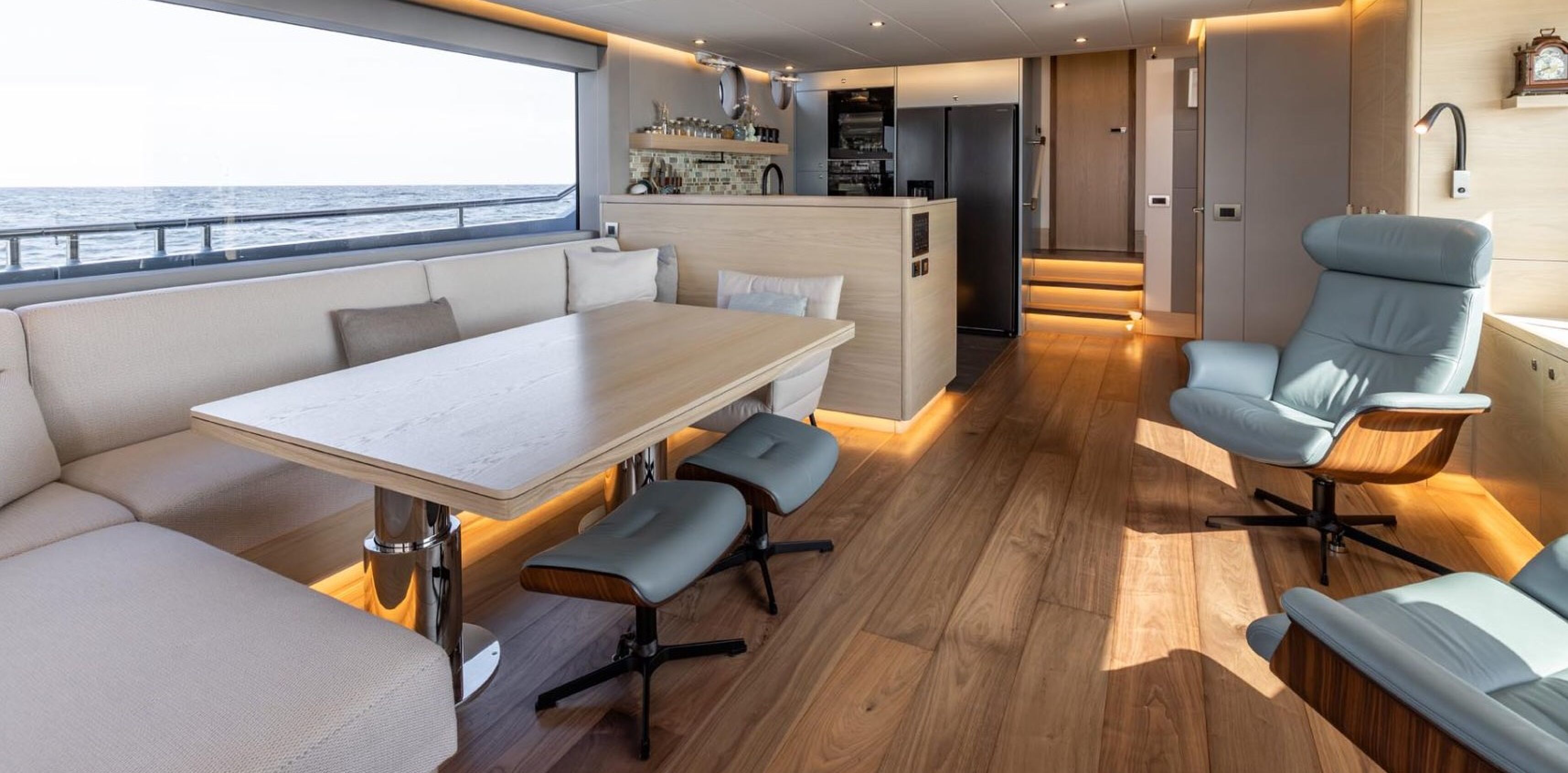 Het interieur van de Ocean Explorer van Steeler Yachts
