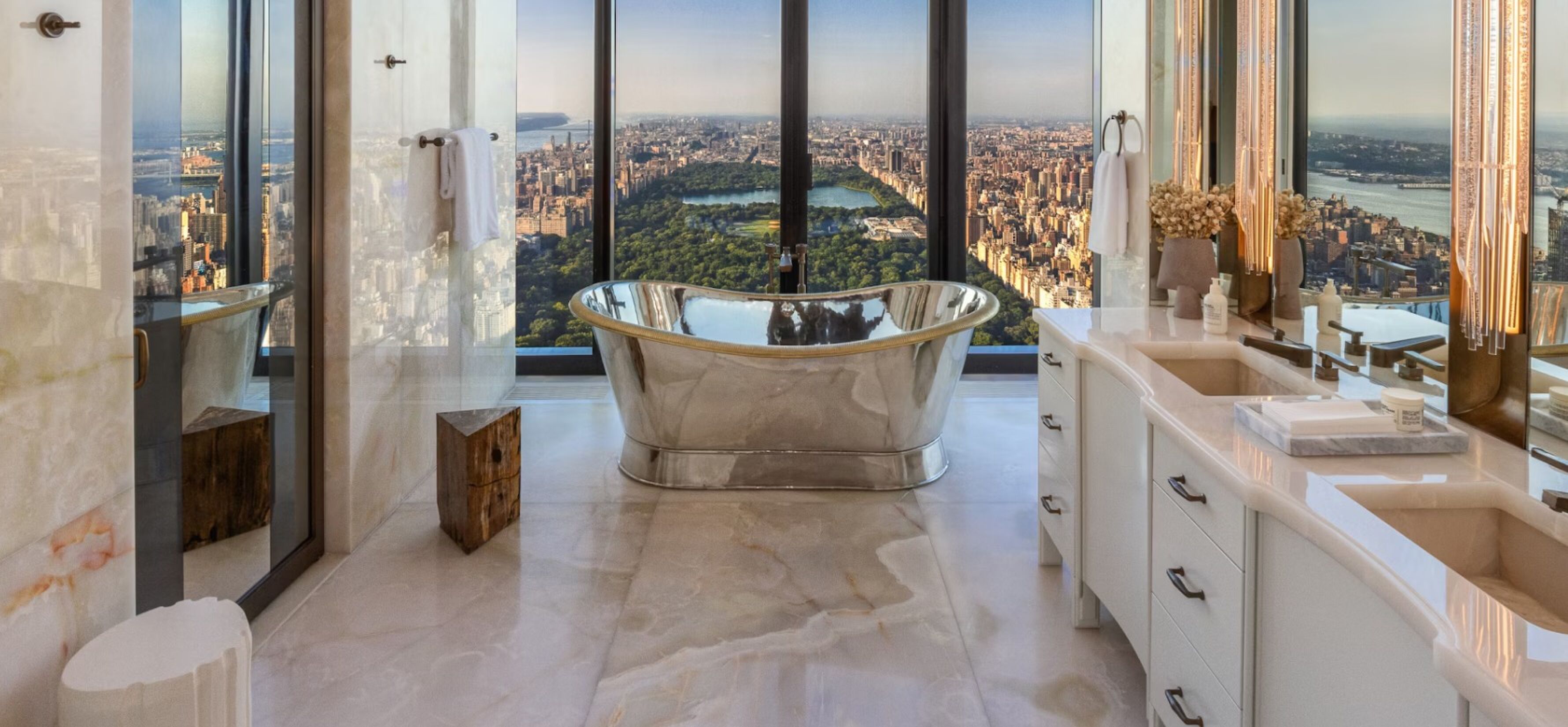 Badkamer van het penthouse in de Steinway Tower in New York
