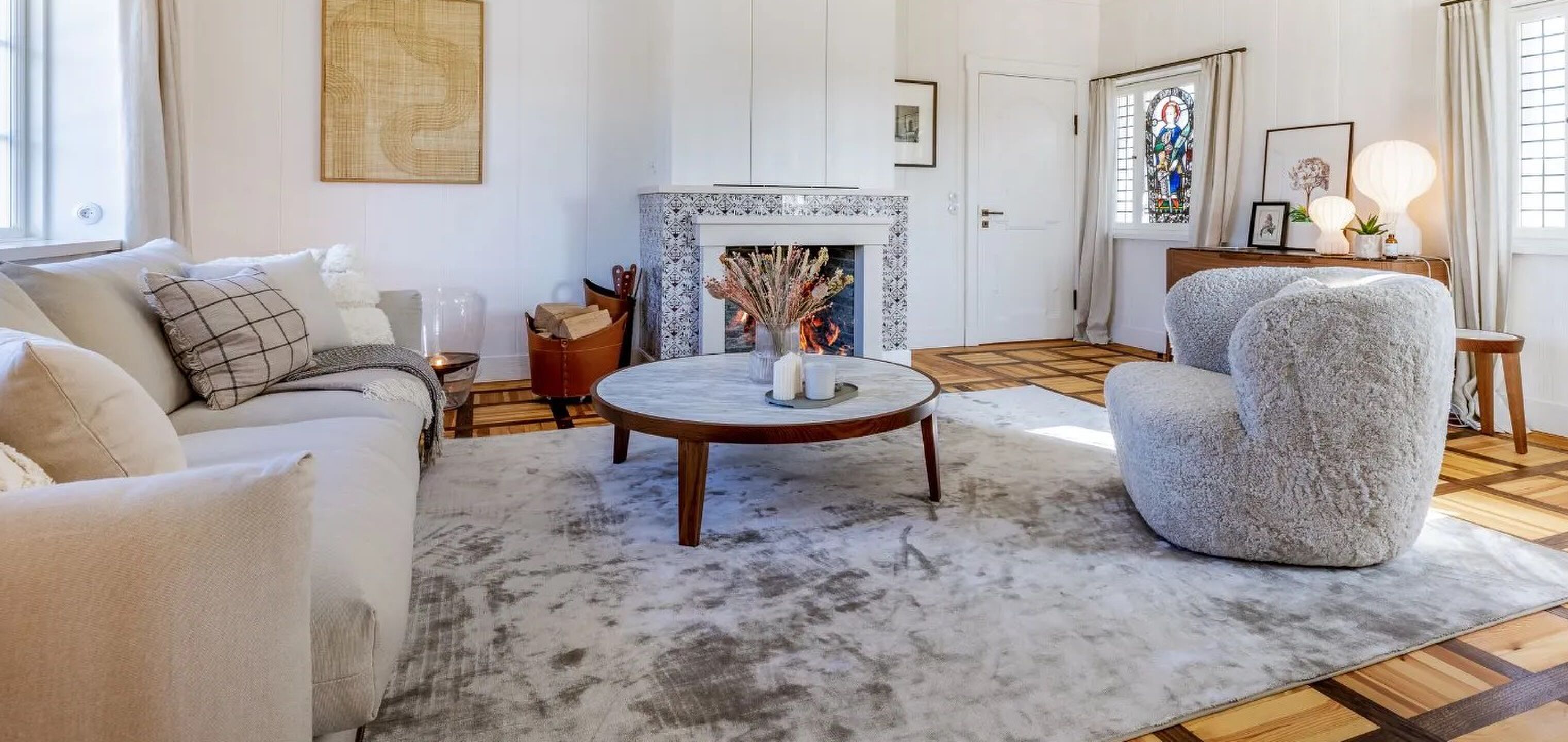 Woonkamer van de voormalige villa van de familie Birkenstock op het Duitse waddeneiland Sylt