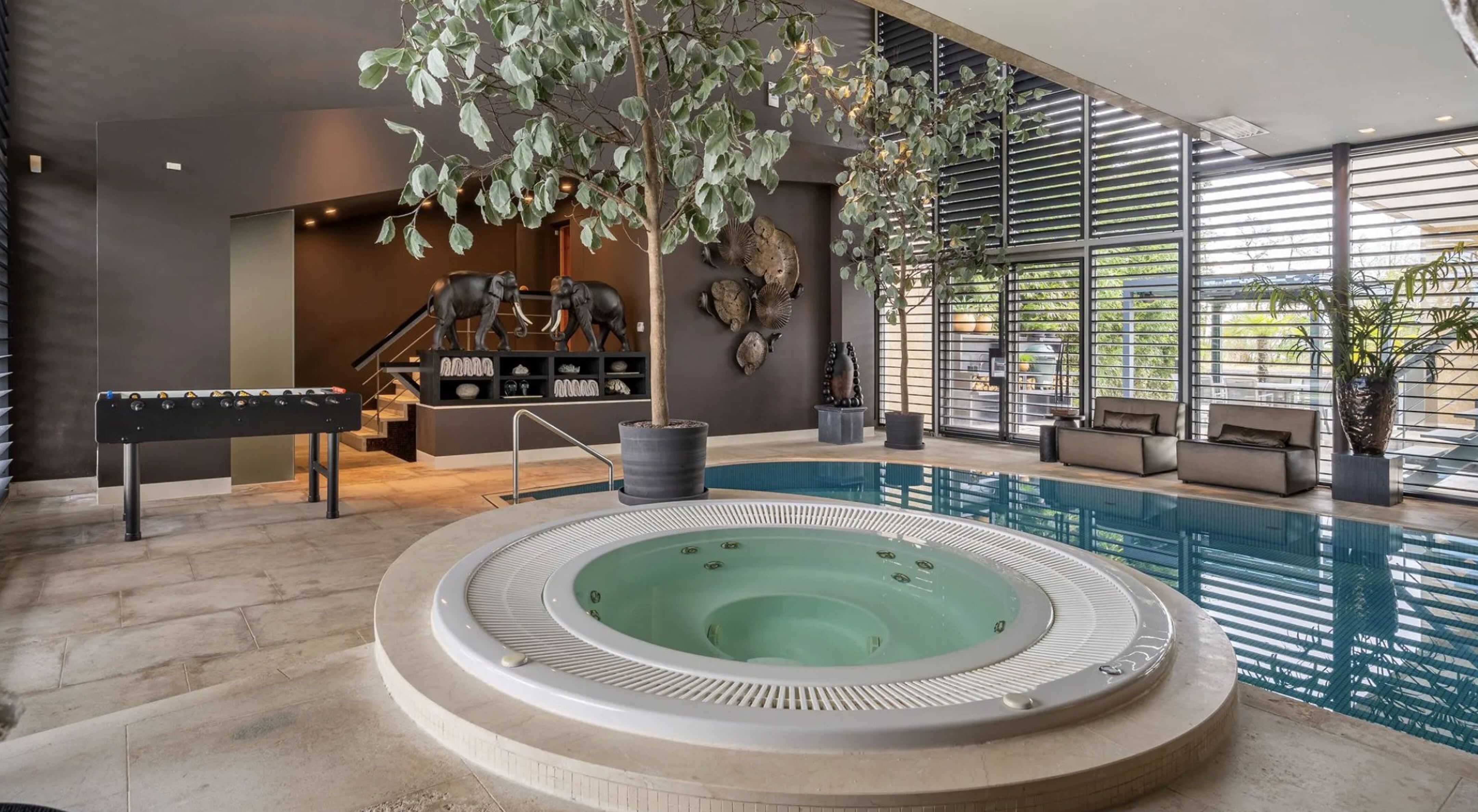 De villa van een miljonairsweduwe in Vinkeveen