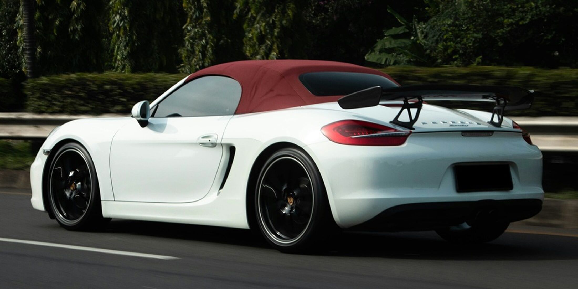 De Porsche Cayman, die evenals de Boxster uit productie zal worden gehaald