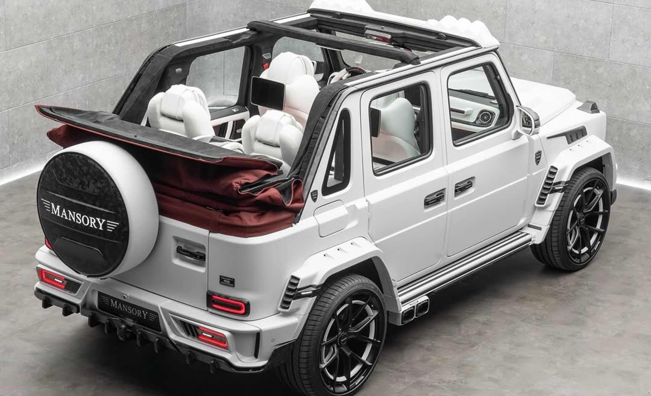 De door MANSORY onder handen genomen Mercedes-AMG G63