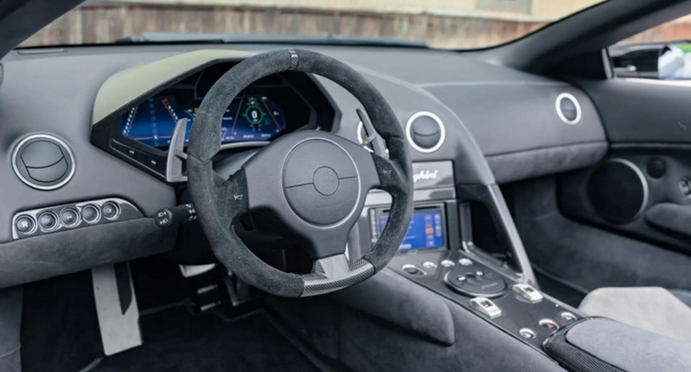 Het interieur van de Lamborghini Reventón Roadster