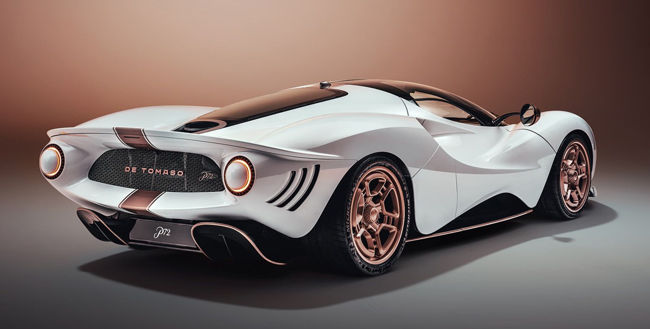 De achterzijde van de De Tomaso P72