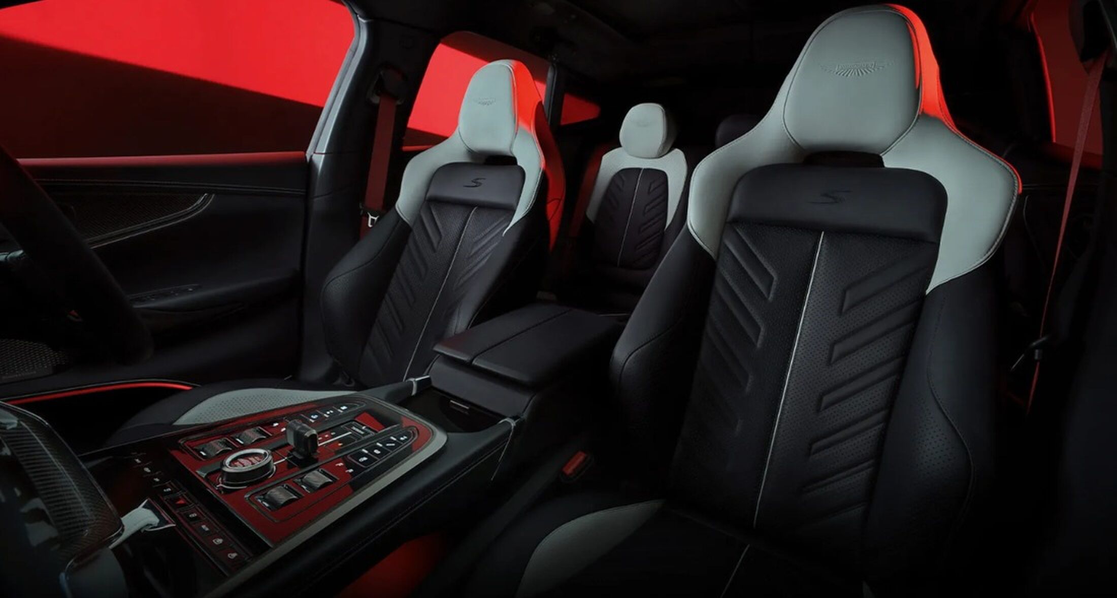 Het interieur van de nieuwe Aston Martin DBX